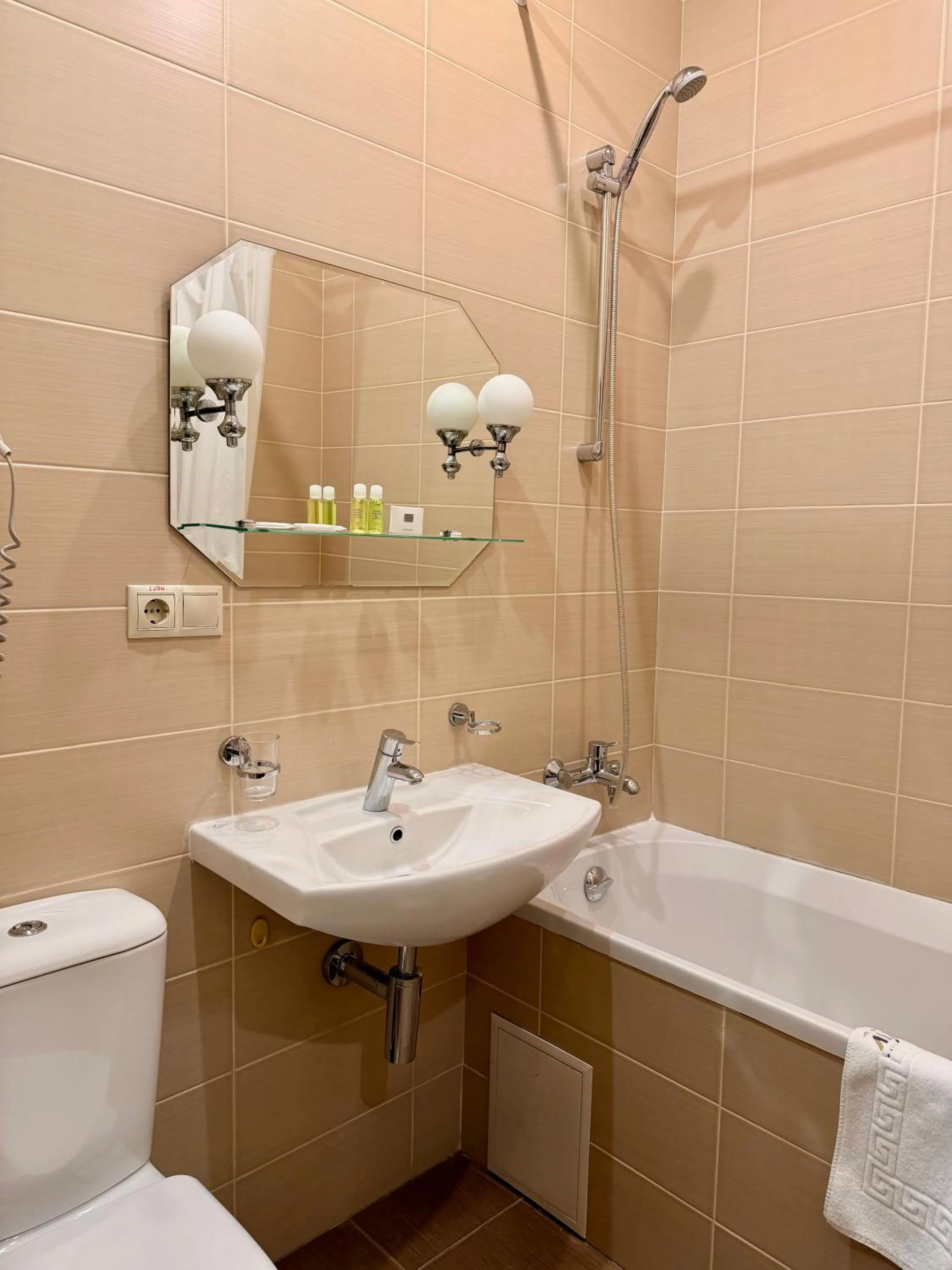 Photo of the whole room in Hotel Kyiv