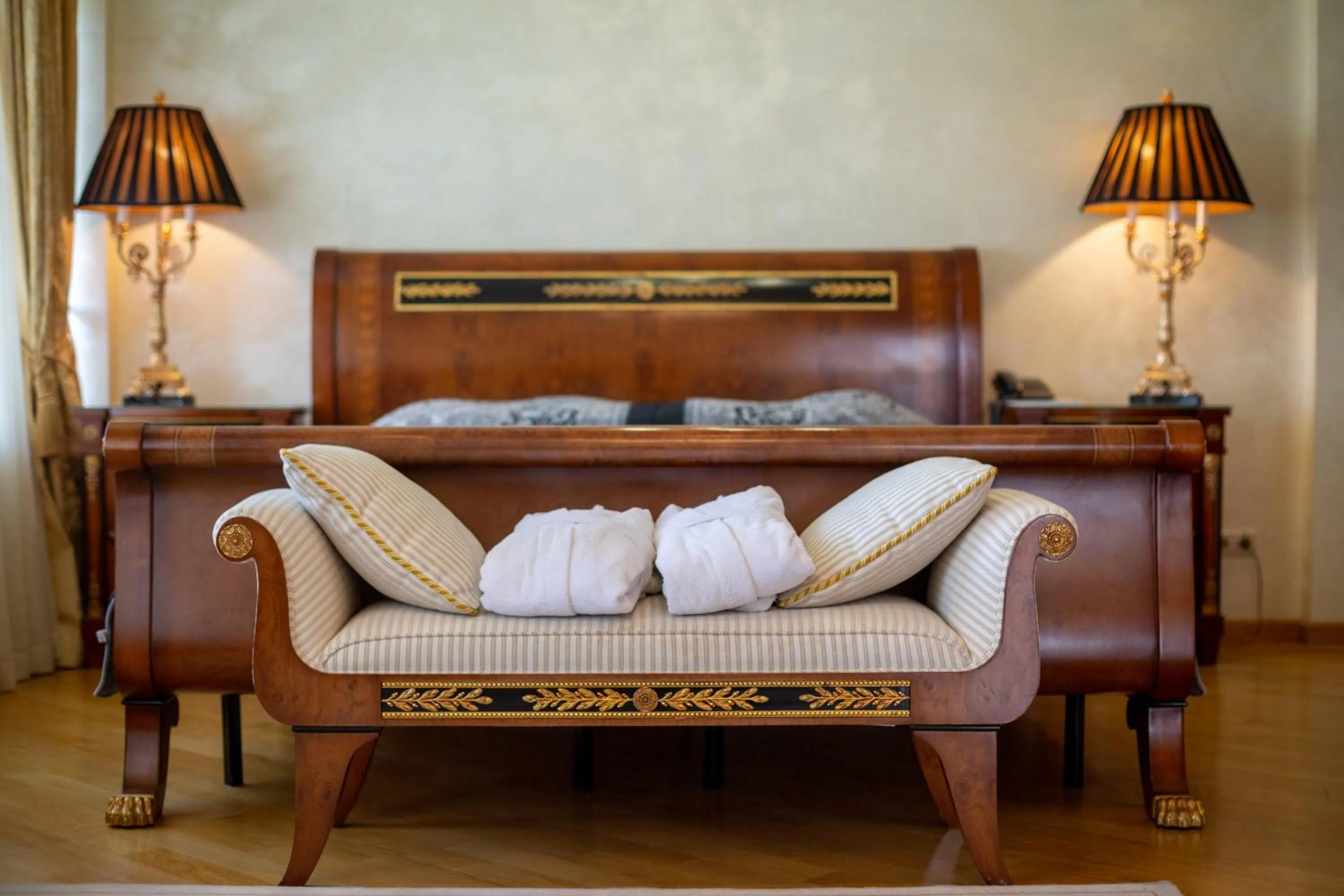 Bedroom, Bed in Hotel Kyiv