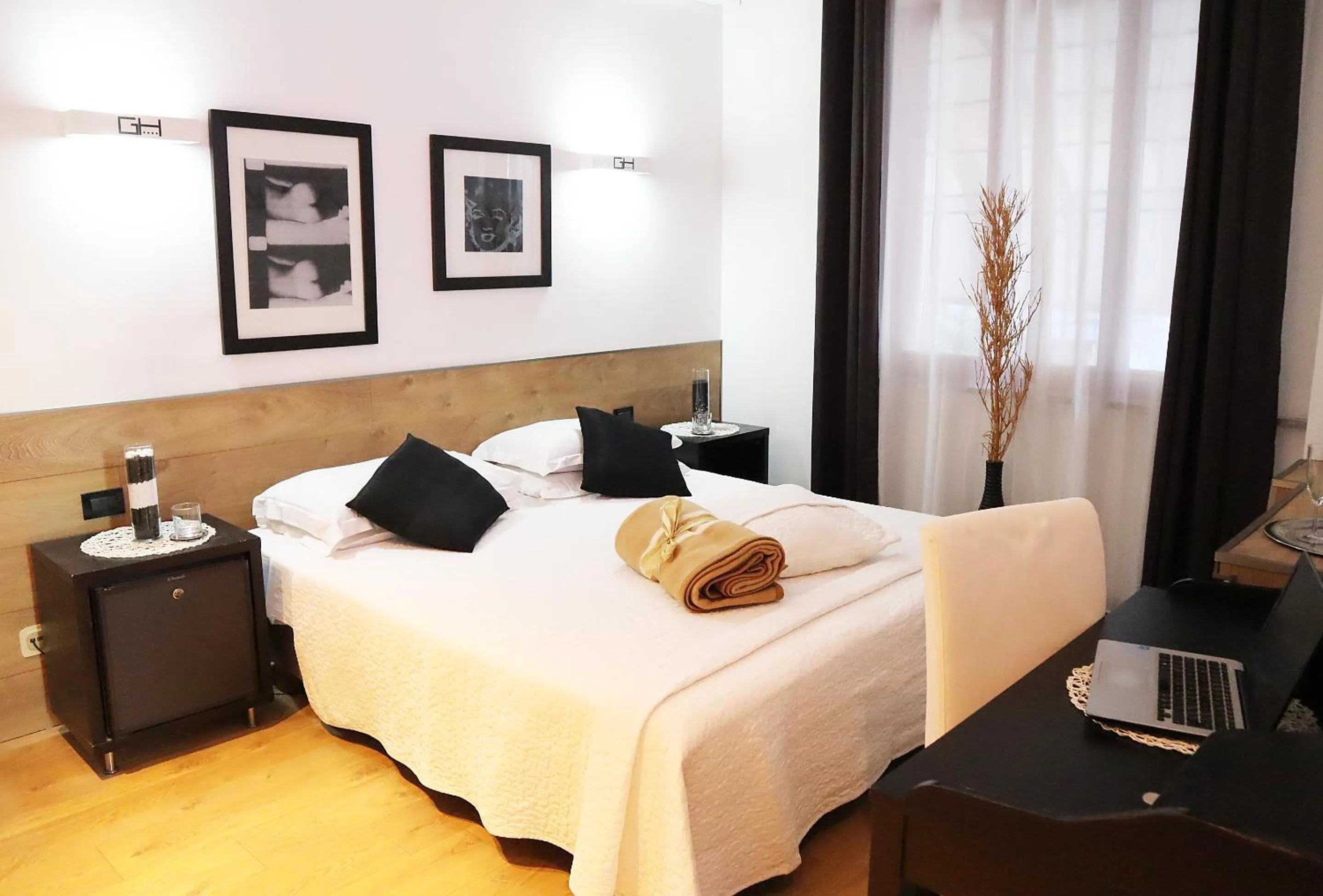 Bed in Villa Alba Boutique Hotel