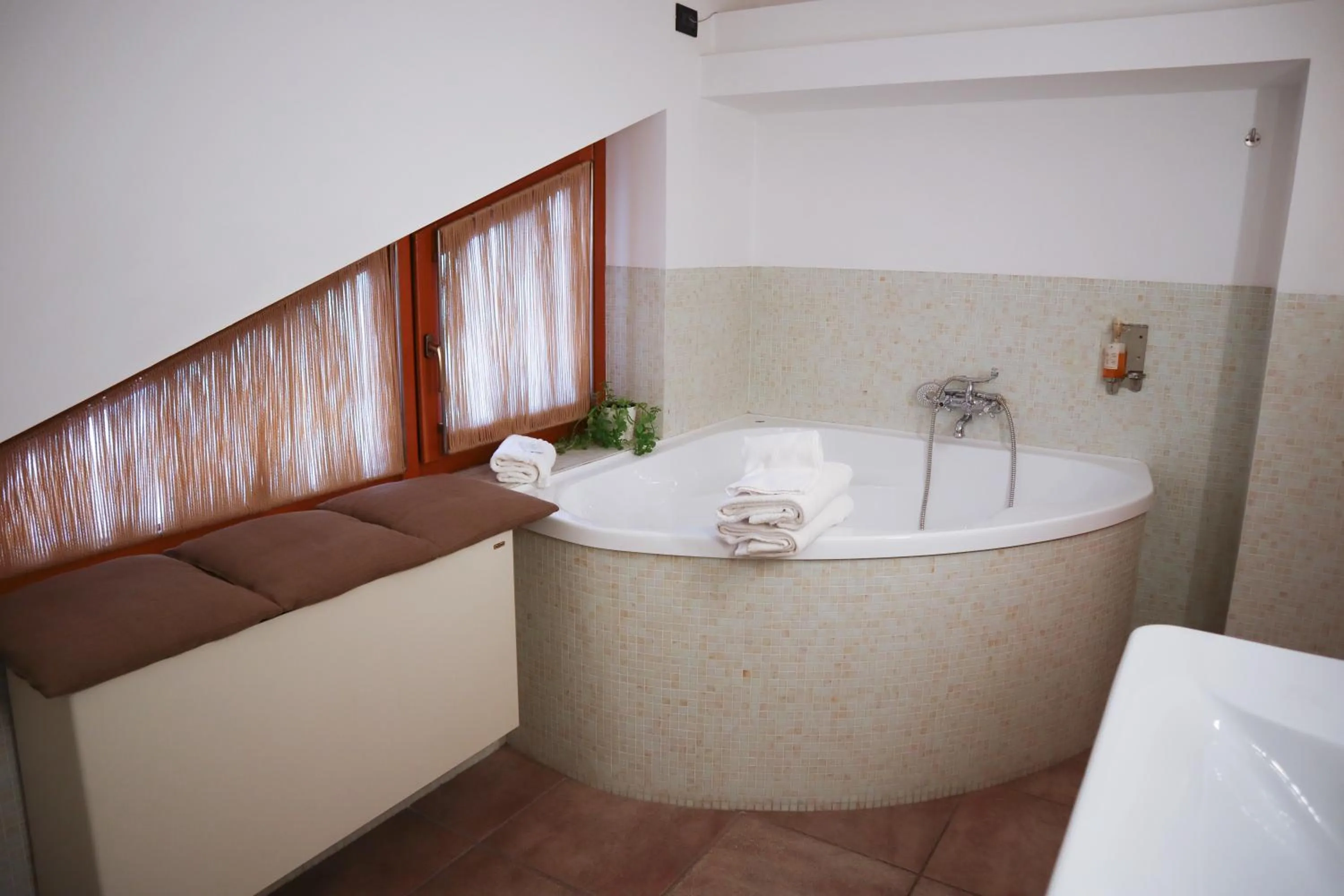 Bath in Villa Alba Boutique Hotel