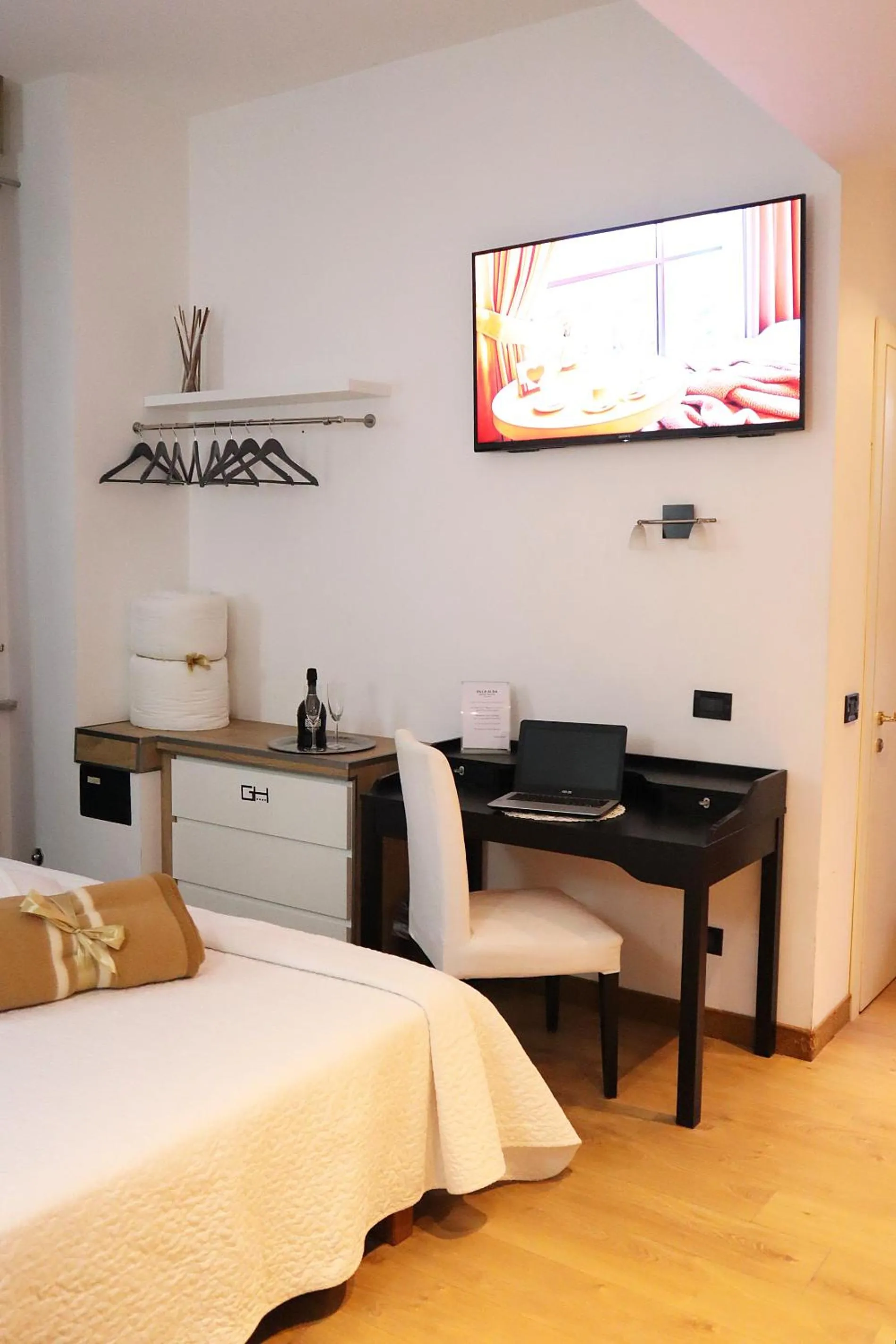 TV and multimedia, Bed in Villa Alba Boutique Hotel