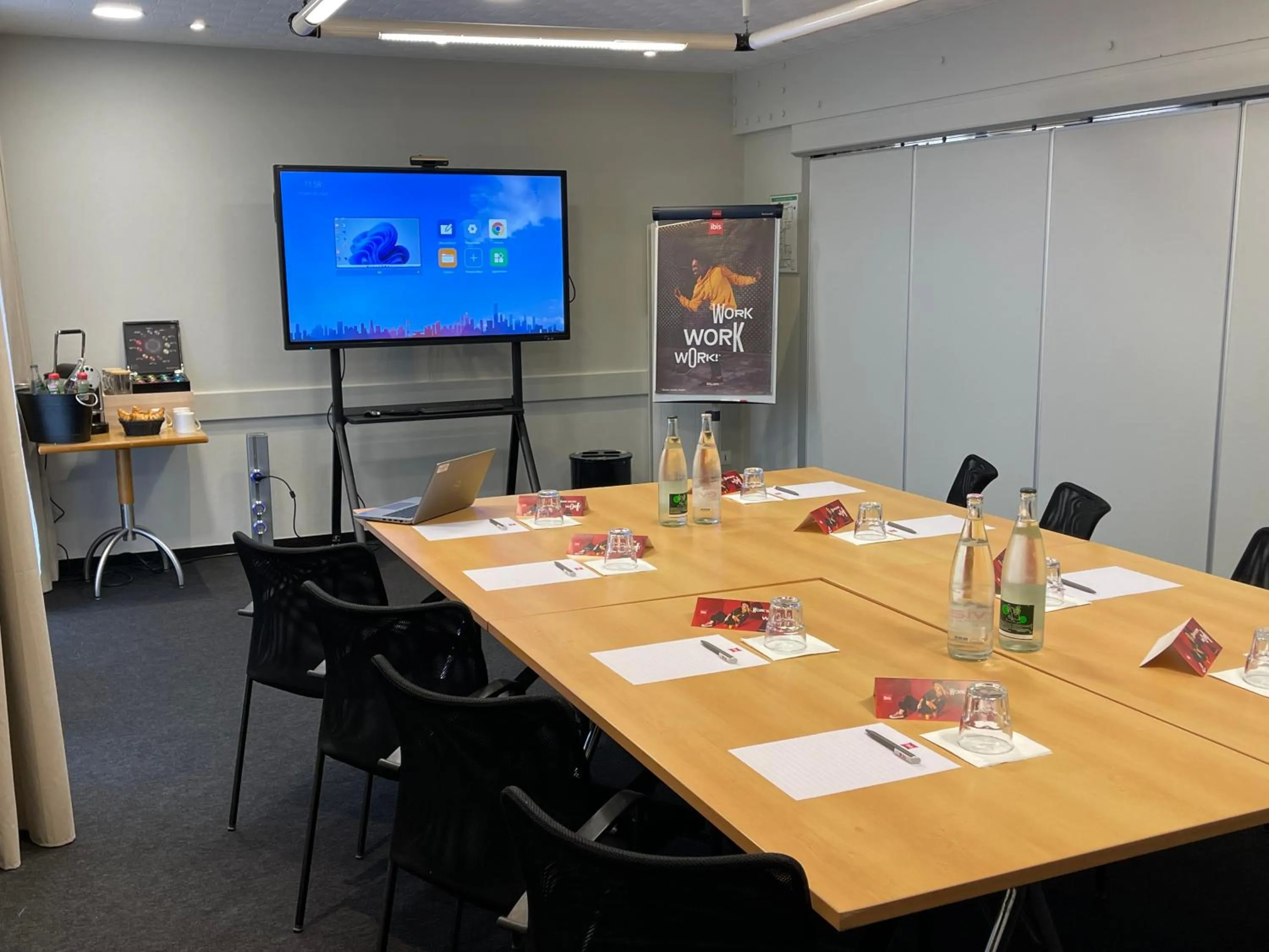 Meeting/conference room in ibis Saint-Lô