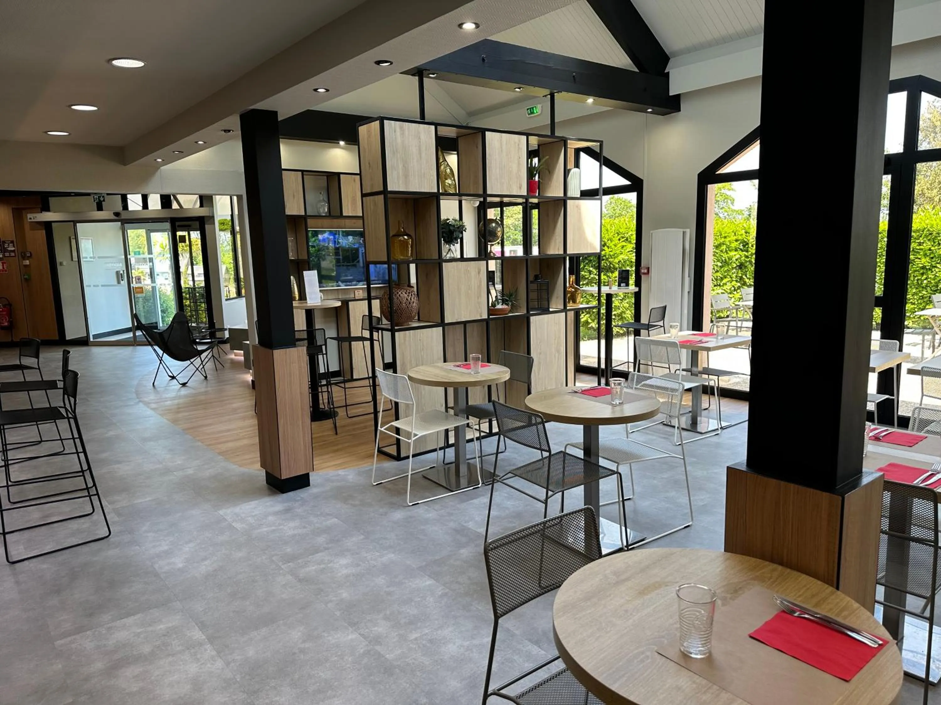 Restaurant/places to eat in ibis Saint-Lô
