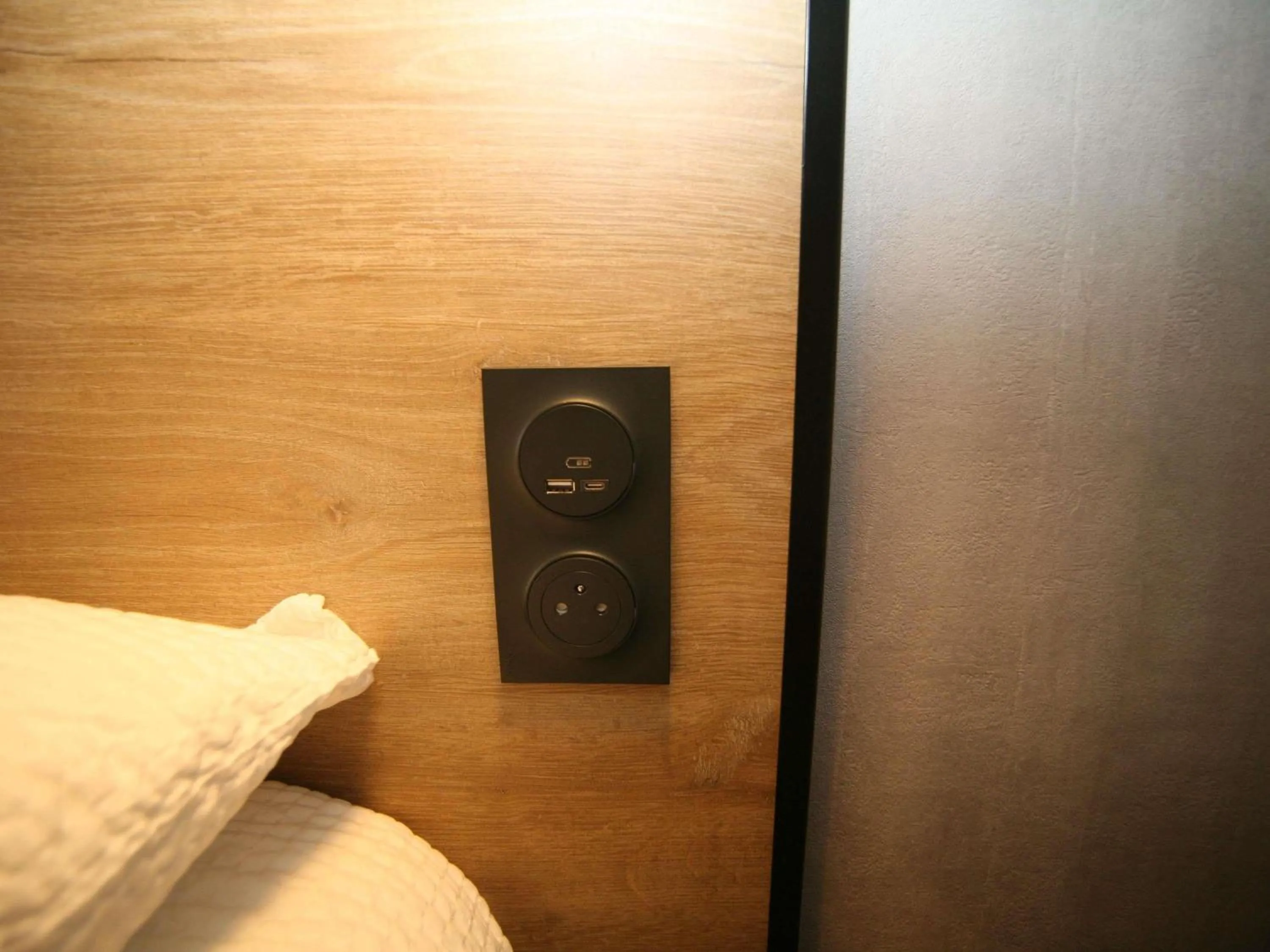 Bedroom, Bed in ibis Saint-Lô