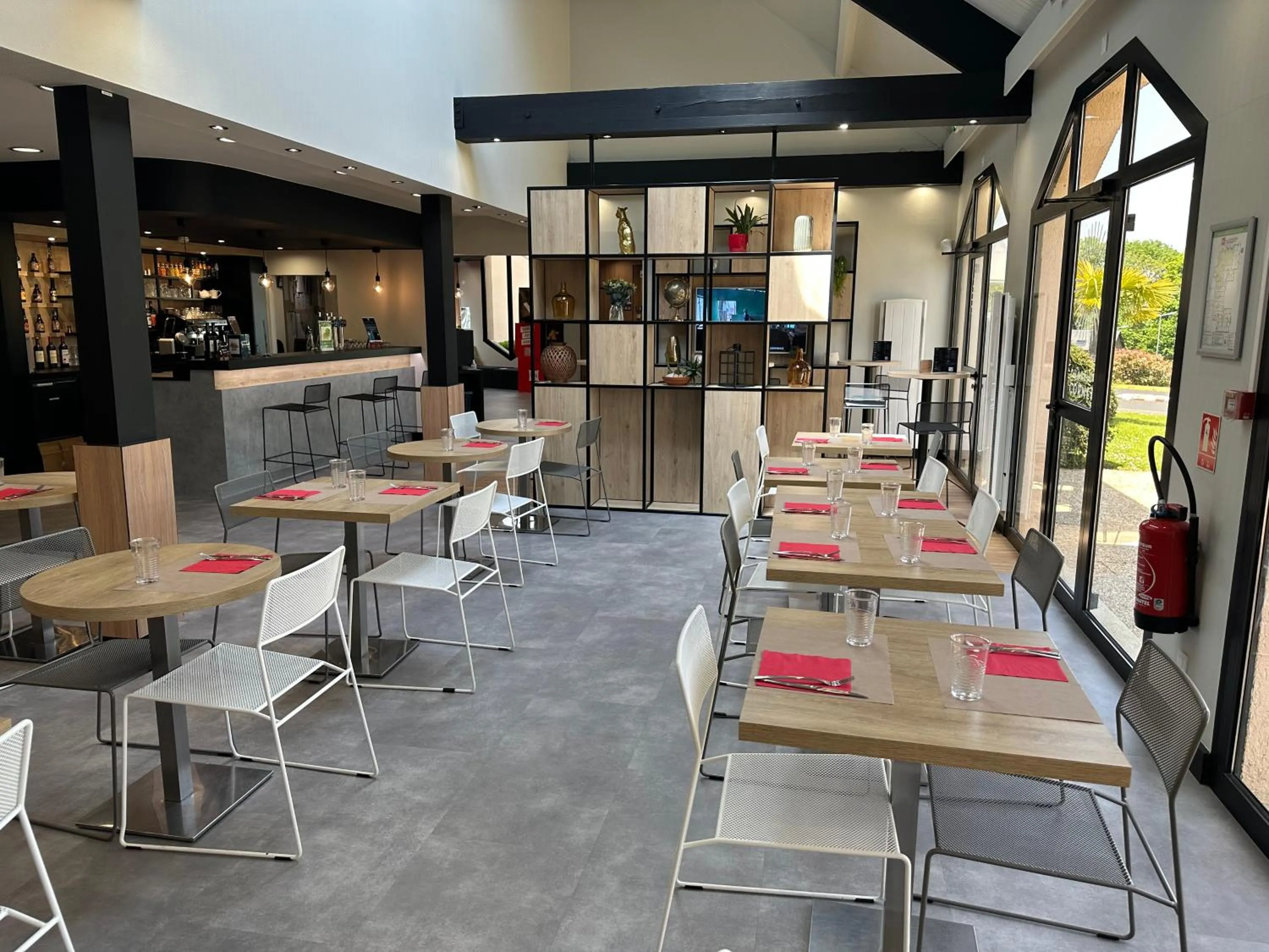 Restaurant/places to eat in ibis Saint-Lô