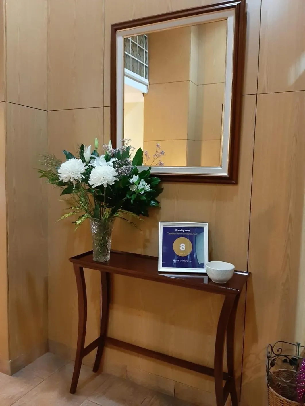 Lobby or reception in Hotel Almirante