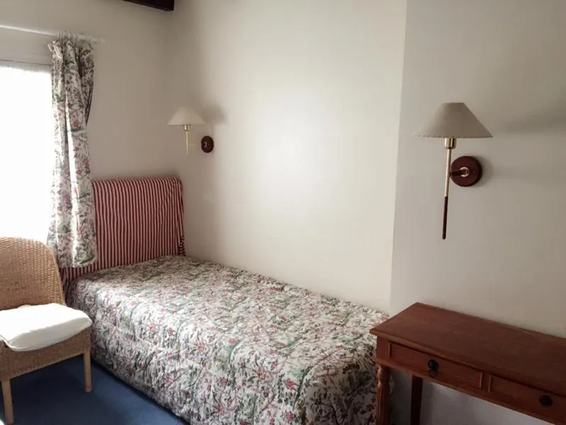 Bedroom, Bed in Le Manoir de Bellerive
