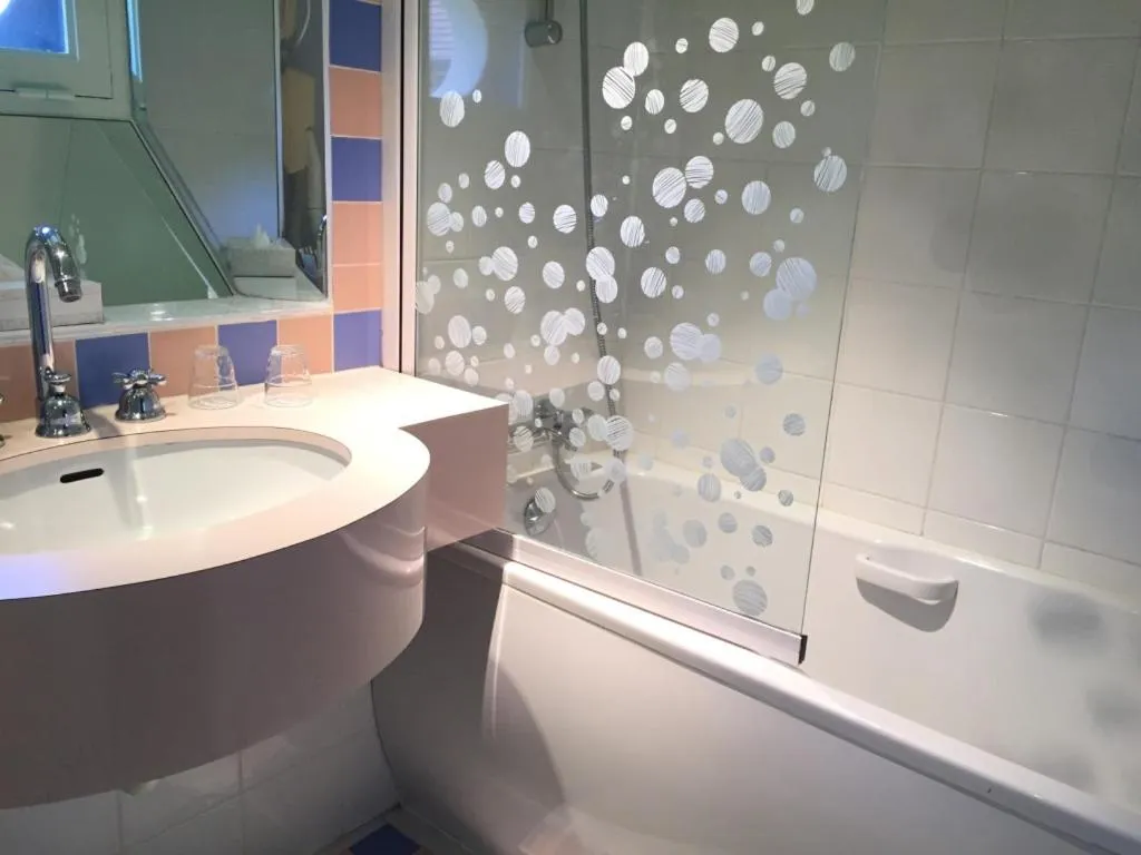 Bathroom in Le Manoir de Bellerive