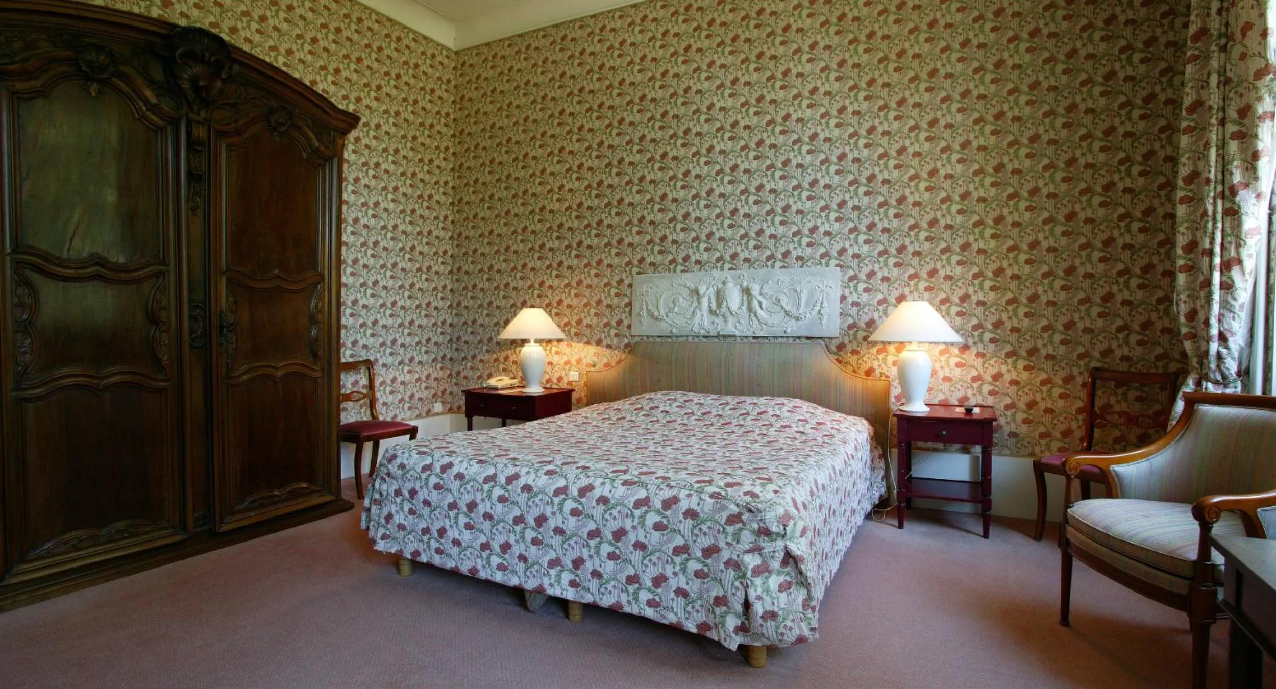 Bedroom, Bed in Le Manoir de Bellerive