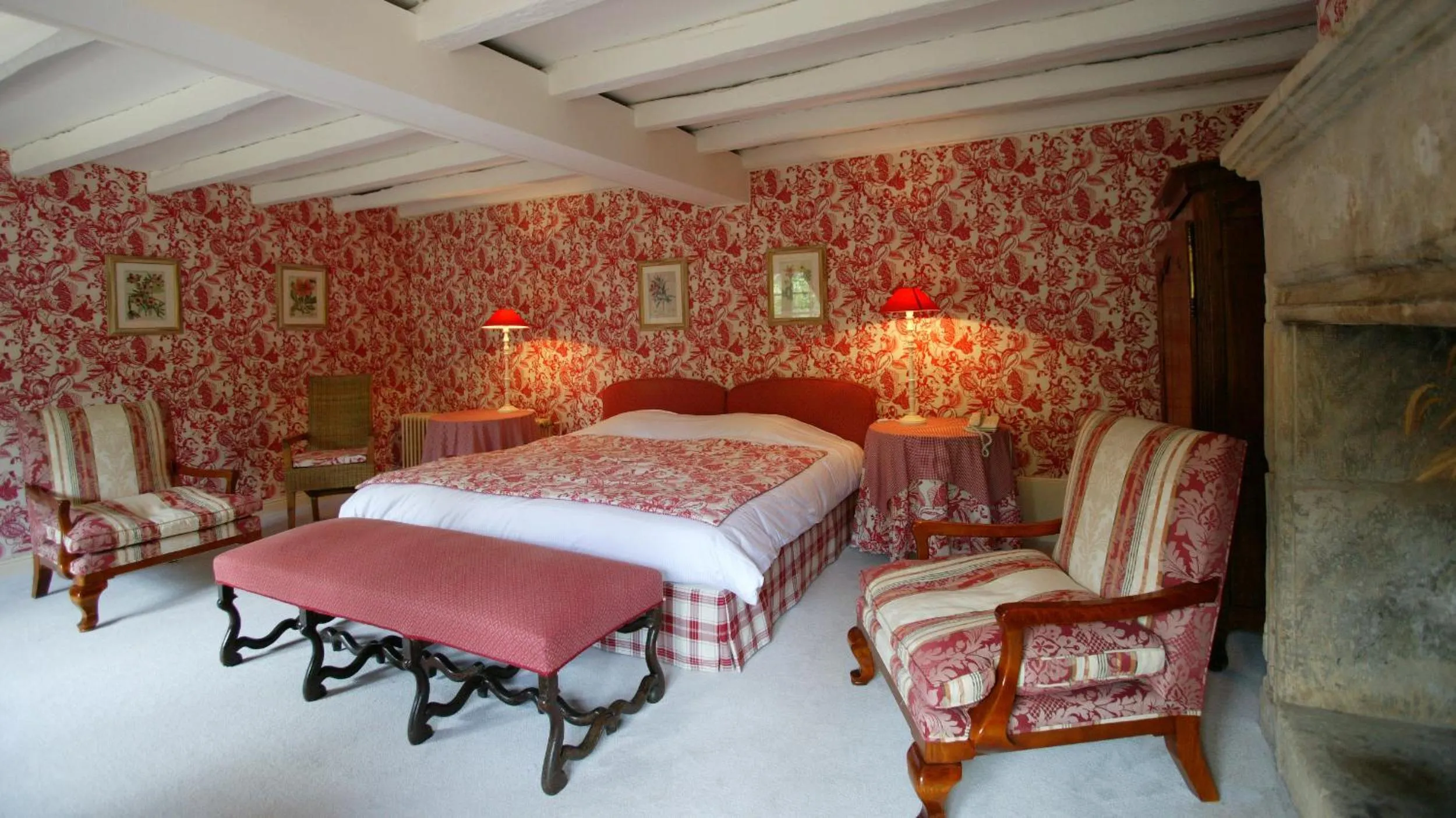 Living room, Bed in Le Manoir de Bellerive
