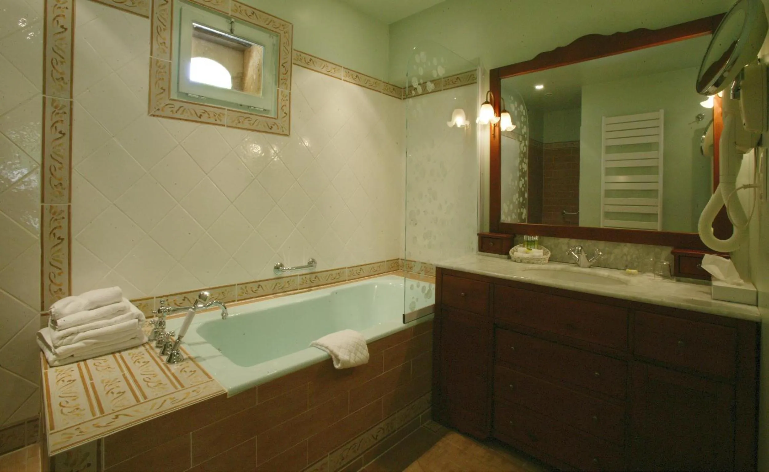 Bathroom in Le Manoir de Bellerive