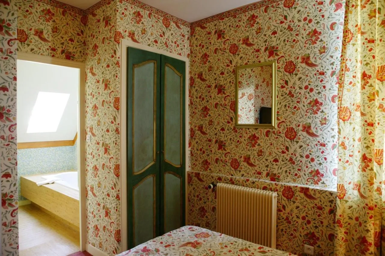 Bedroom, Bed in Le Manoir de Bellerive
