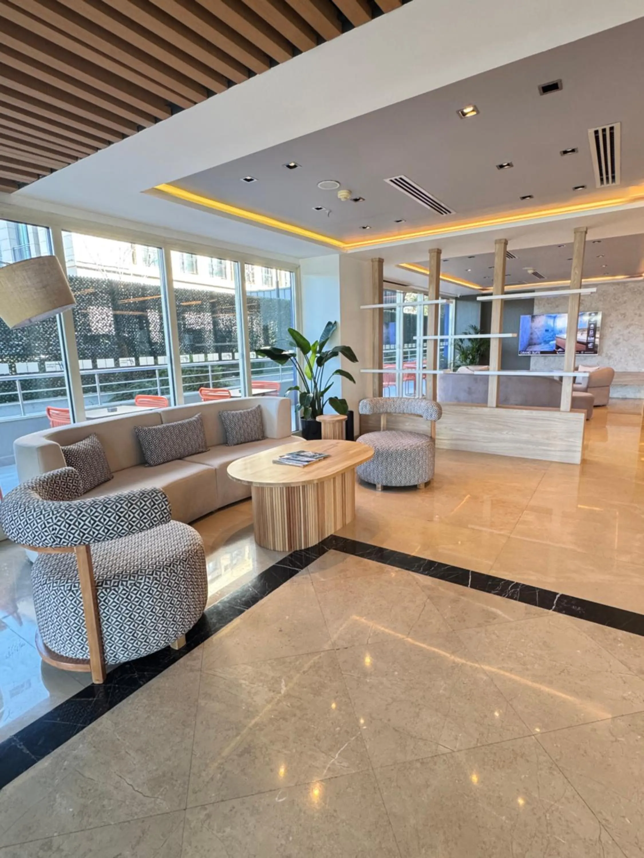 Lobby or reception in Holiday Inn Express Istanbul-Altunizade by IHG