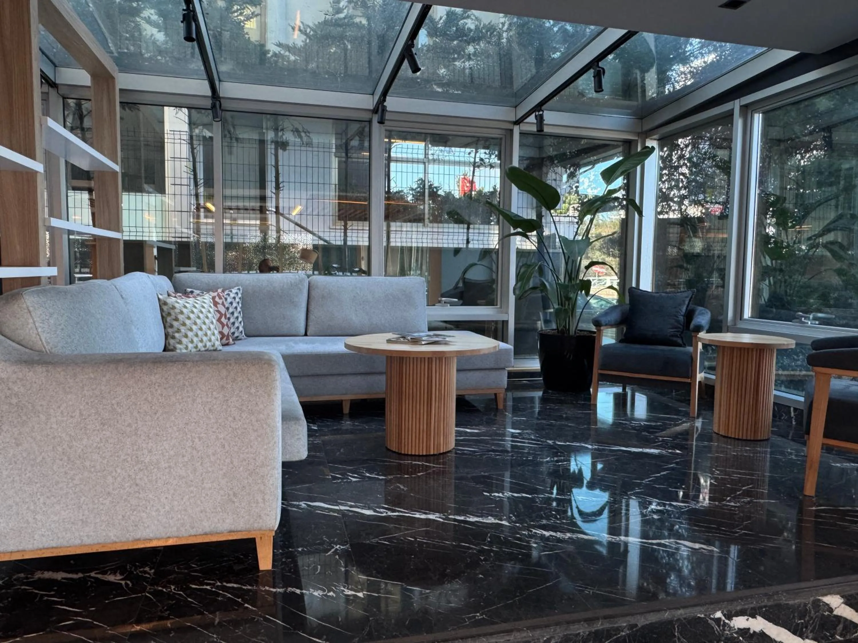 Lobby or reception in Holiday Inn Express Istanbul-Altunizade by IHG