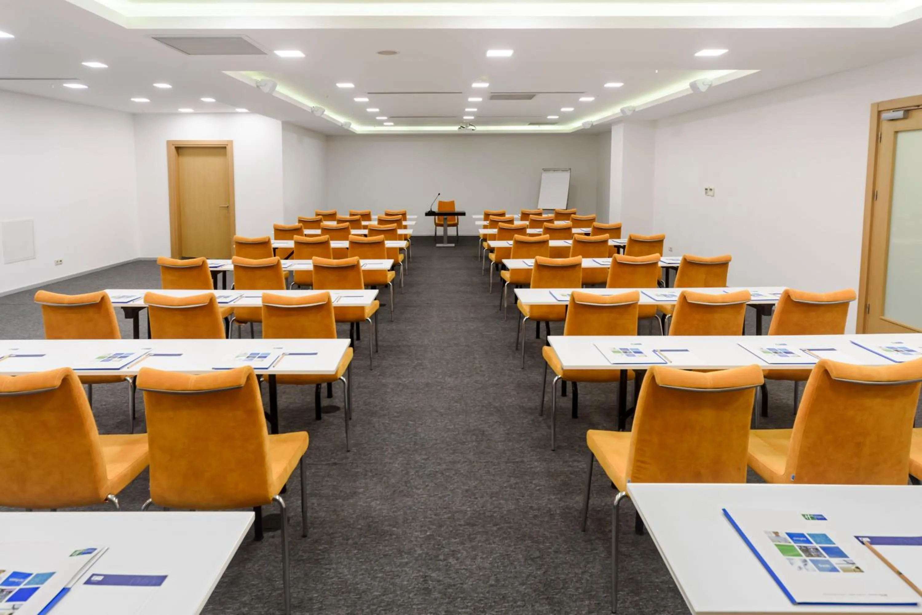 Meeting/conference room in Holiday Inn Express Istanbul-Altunizade by IHG