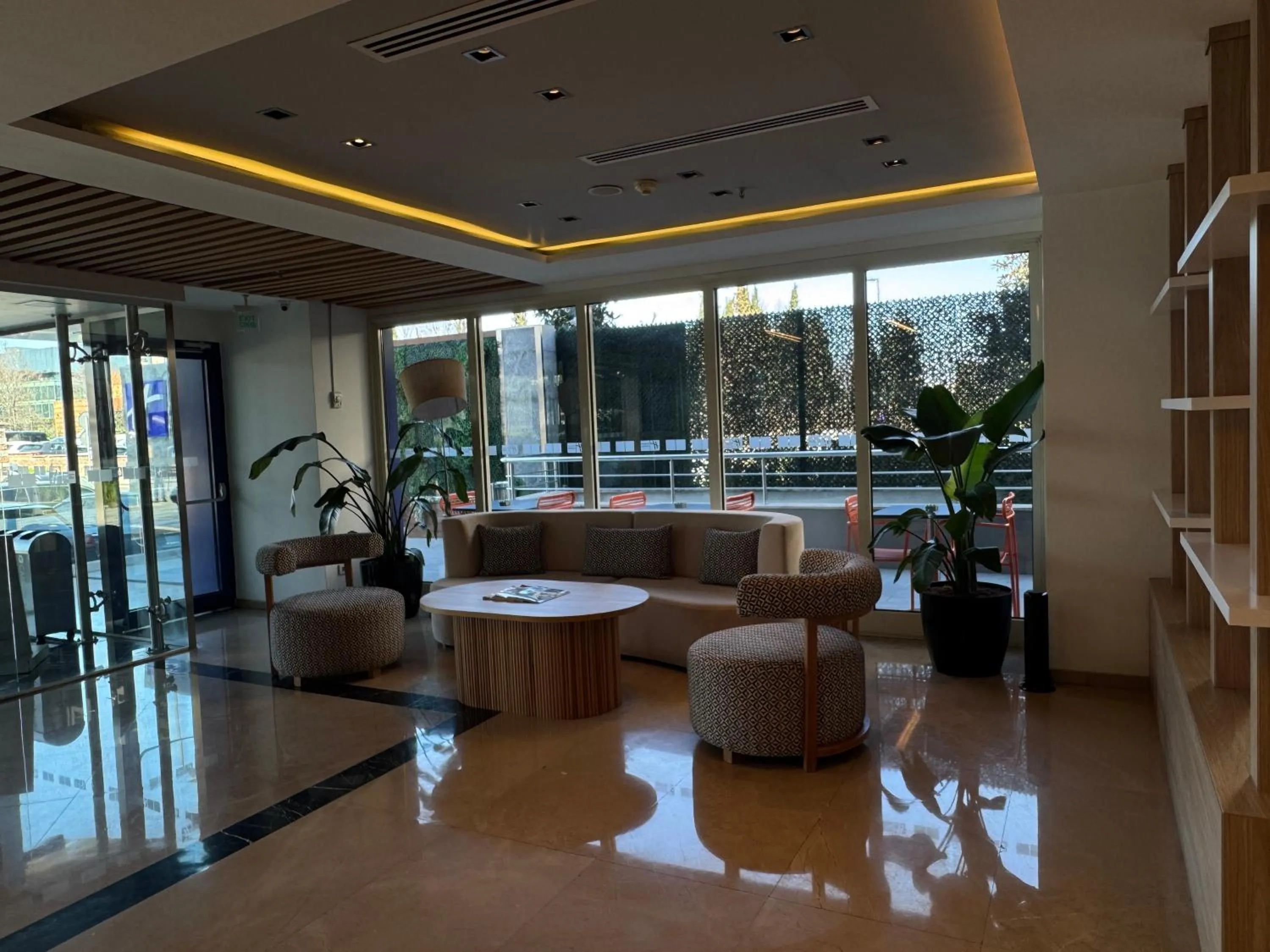 Lobby or reception in Holiday Inn Express Istanbul-Altunizade by IHG
