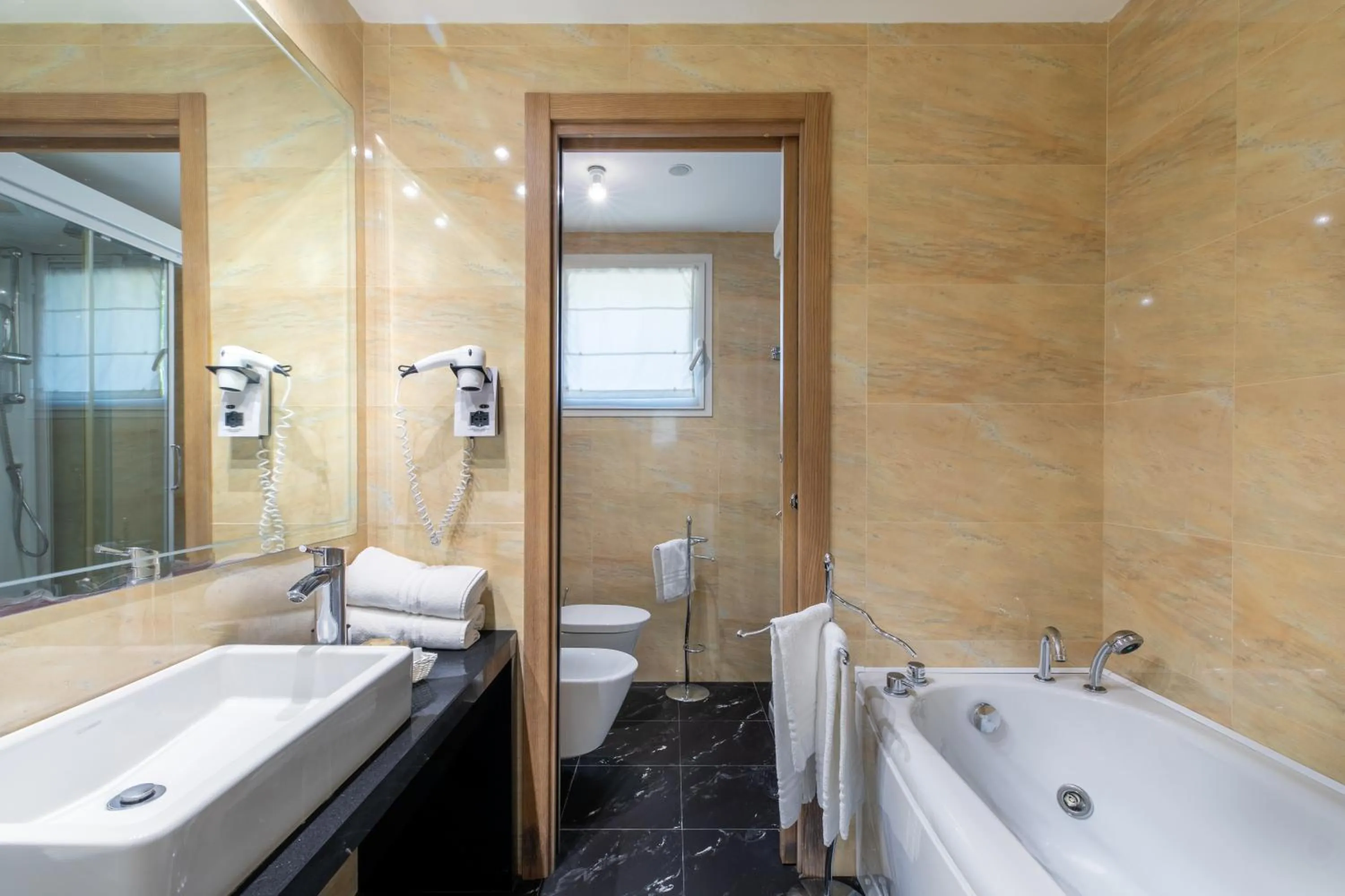 Shower in Hotel Villa Doimo