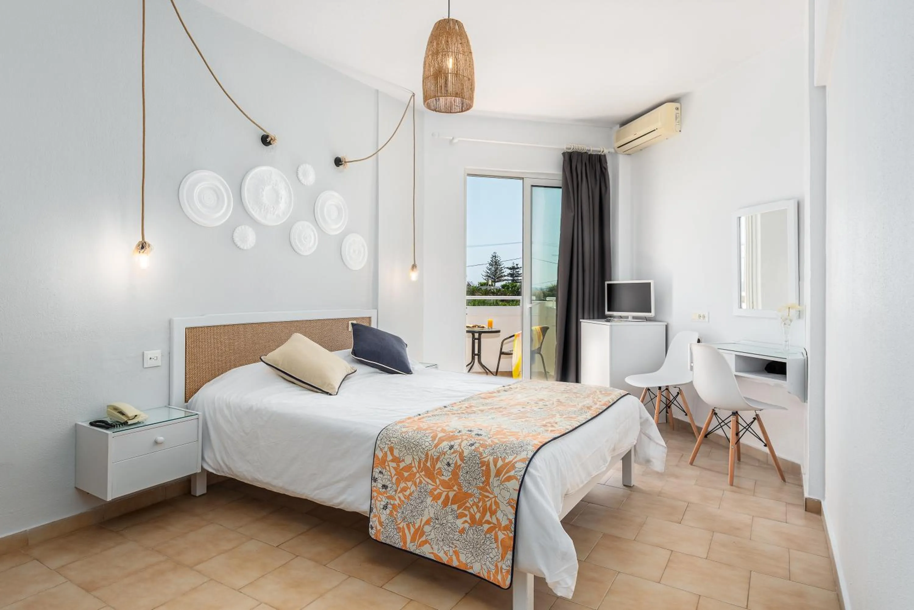 Bedroom, Bed in Mrs Chryssana Beach Hotel