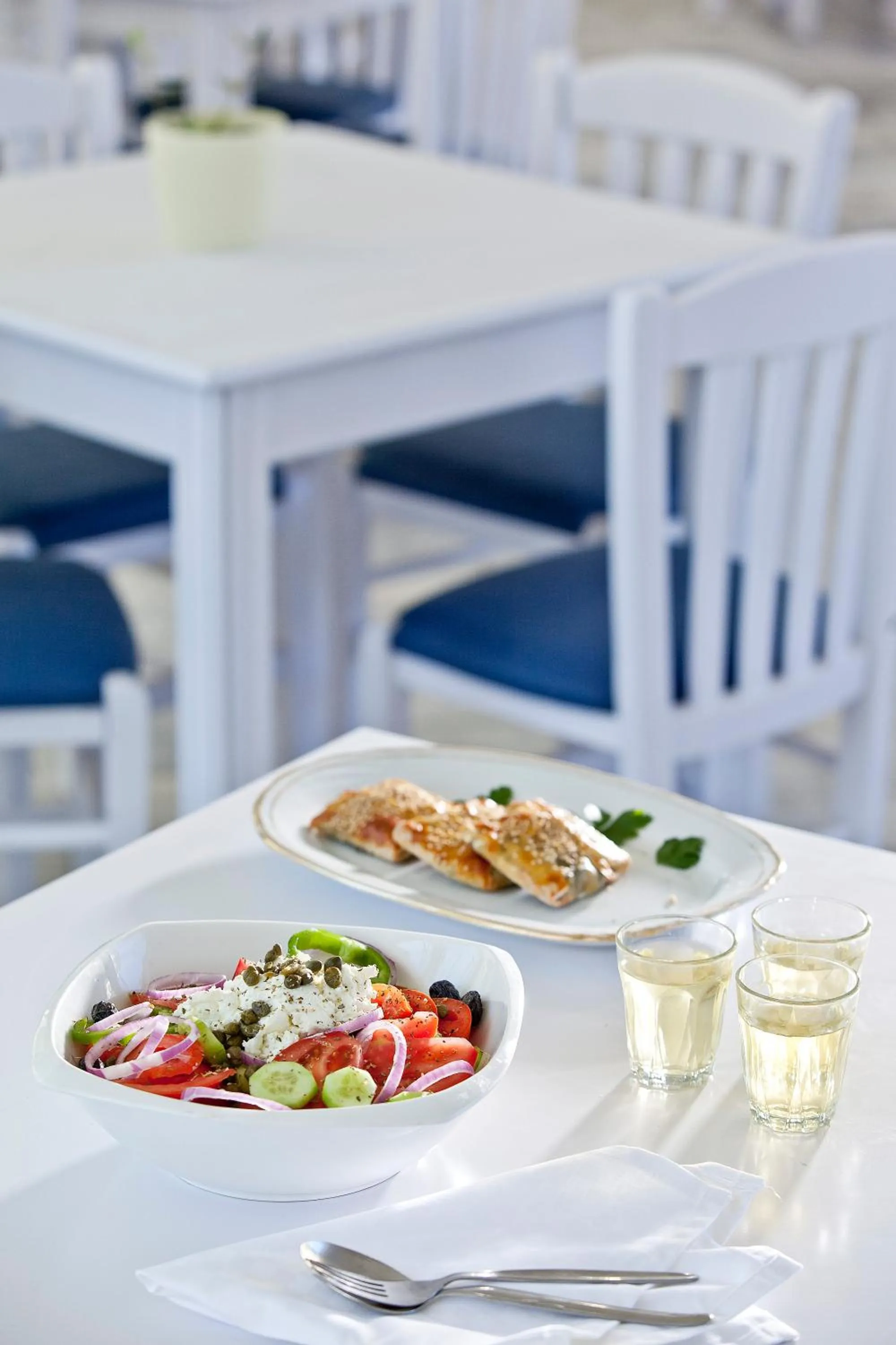 Restaurant/places to eat in Mrs Chryssana Beach Hotel