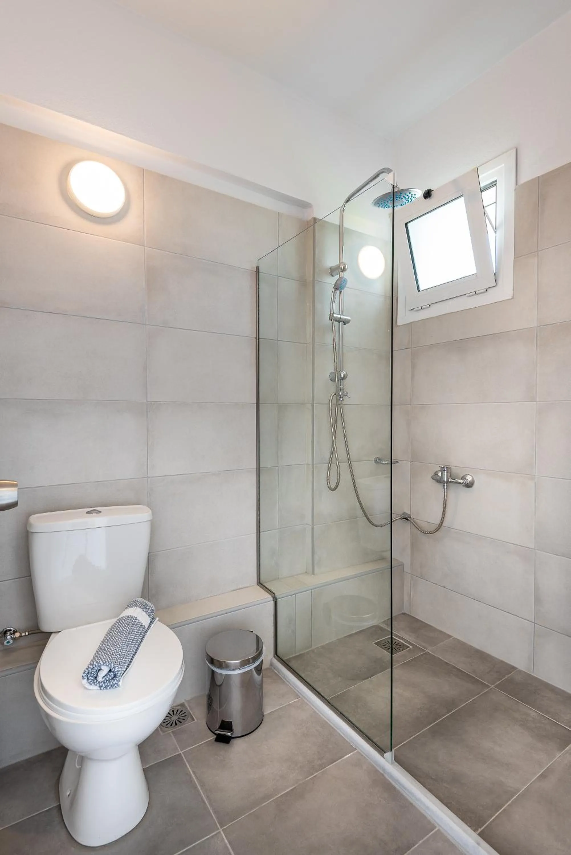 Bathroom in Mrs Chryssana Beach Hotel