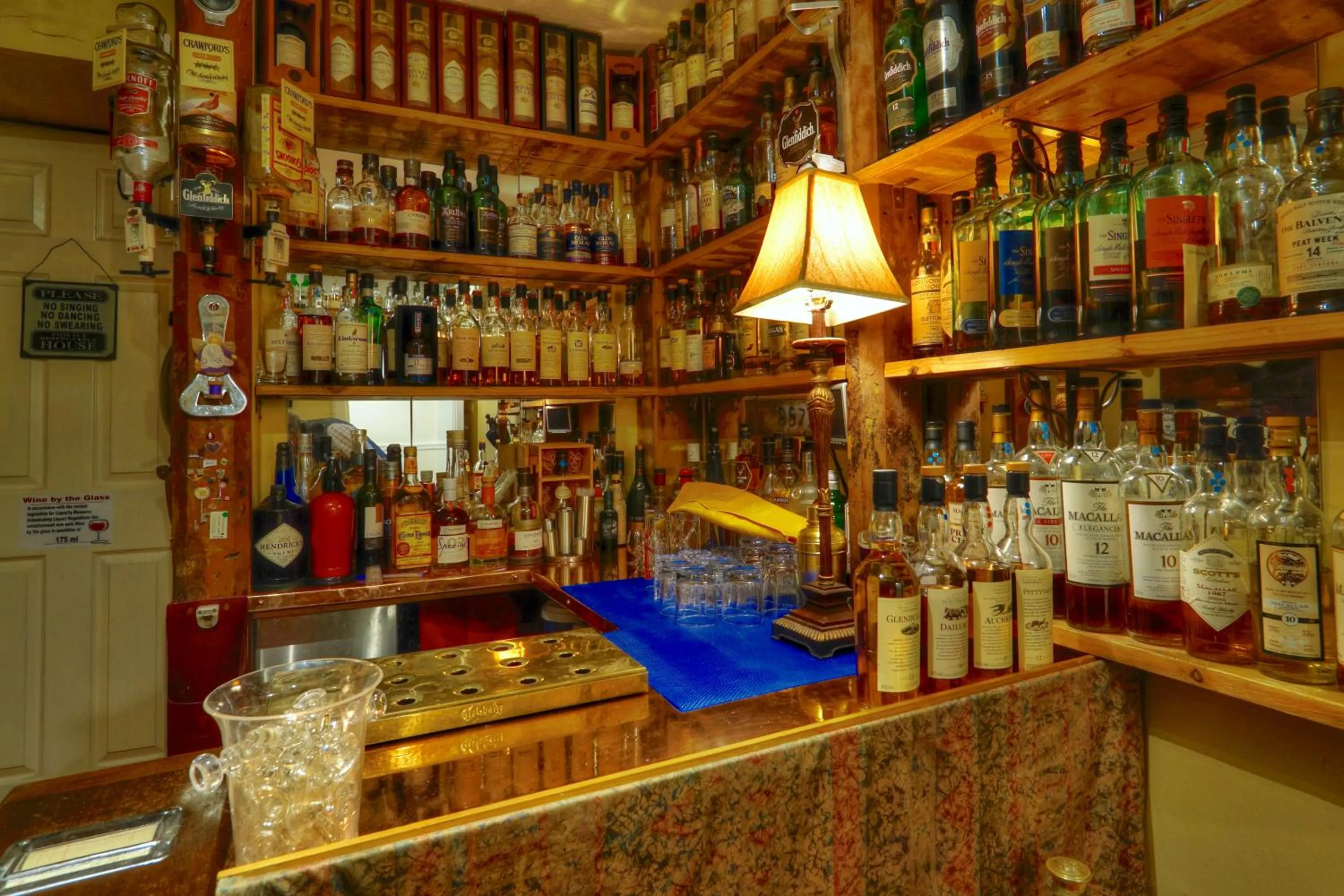 Lounge or bar in The Tannochbrae