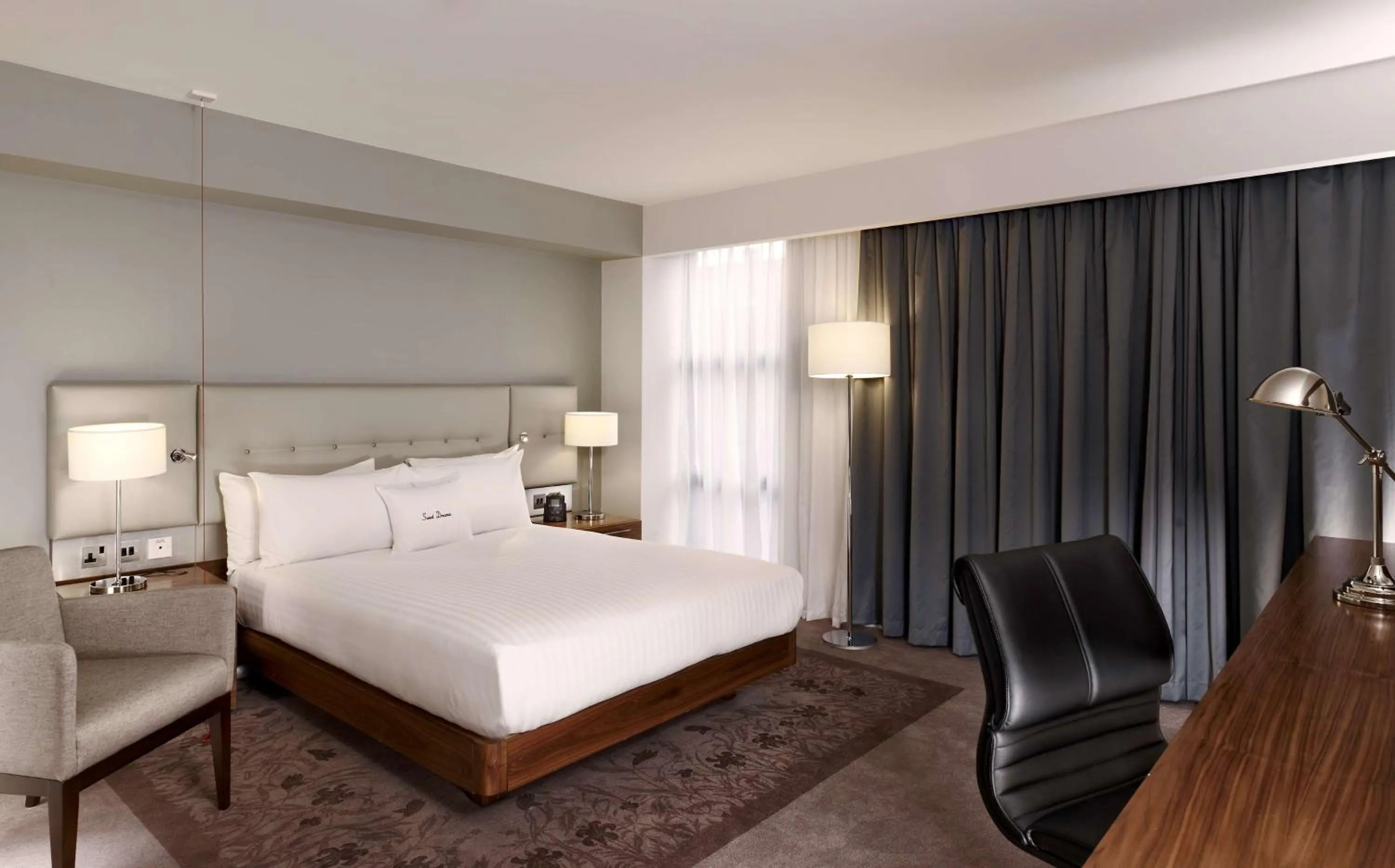 Bed in DoubleTree by Hilton Lincoln