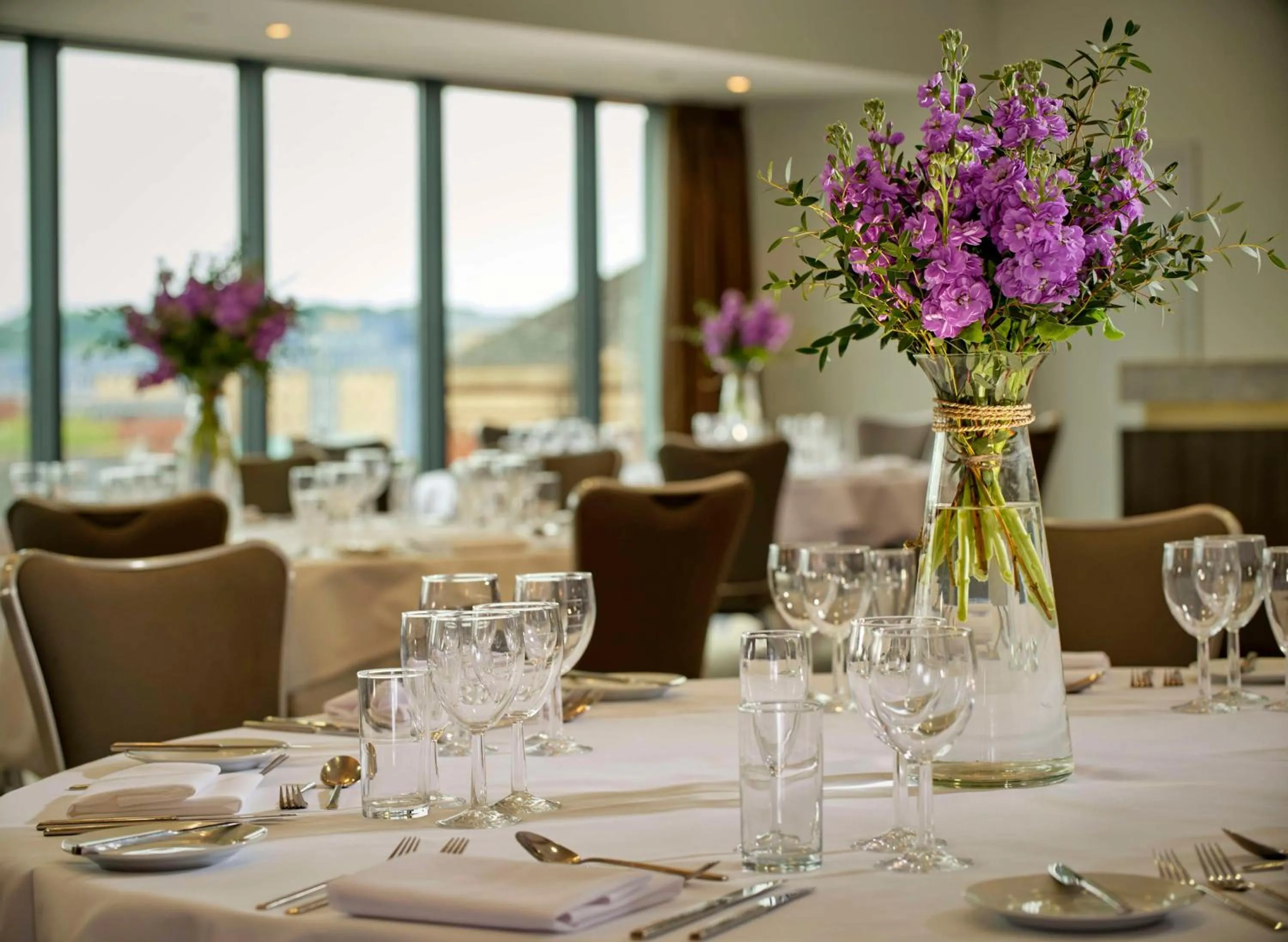 Dining area in DoubleTree by Hilton Lincoln