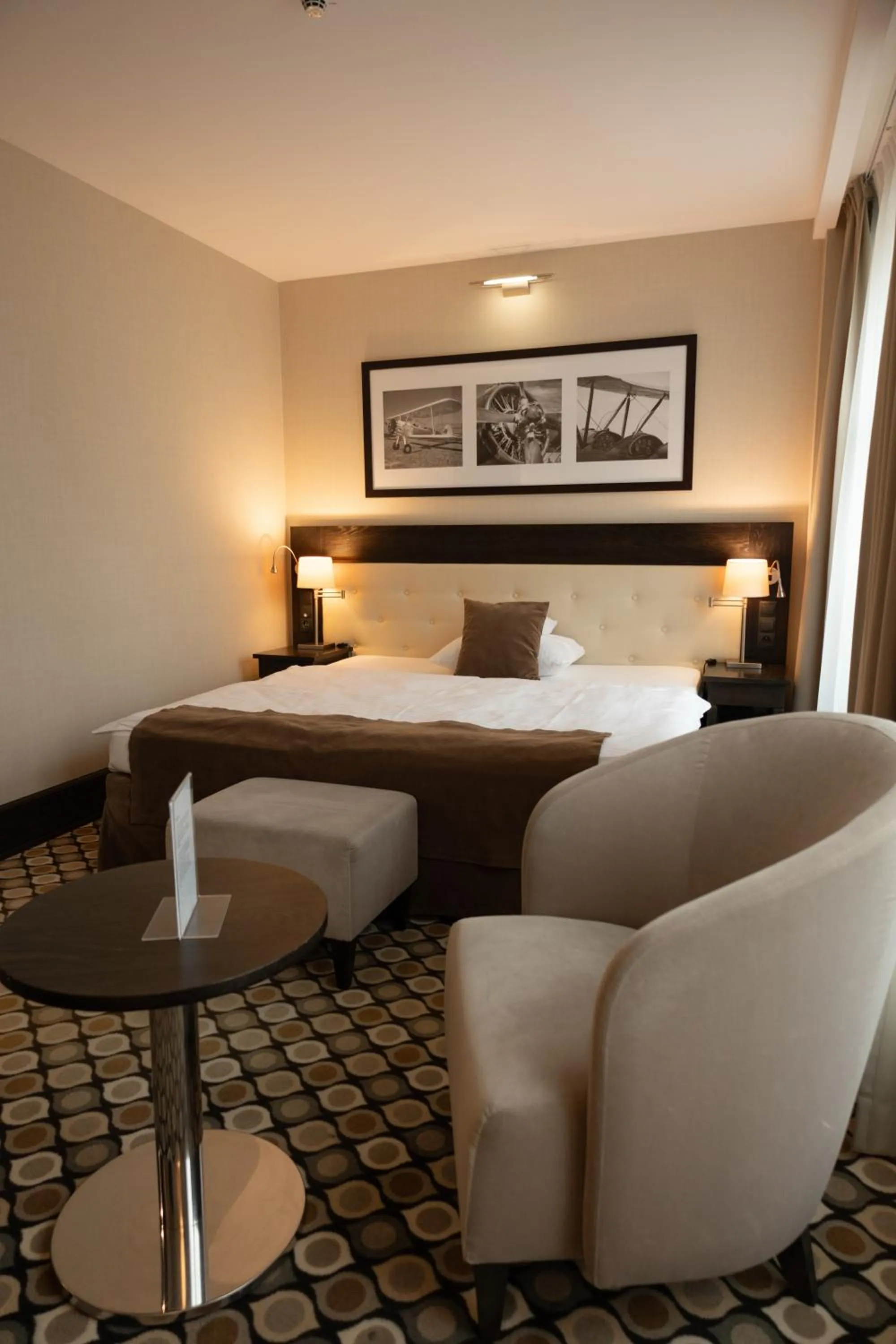 Bed in Red Baron Hotel & Restaurant