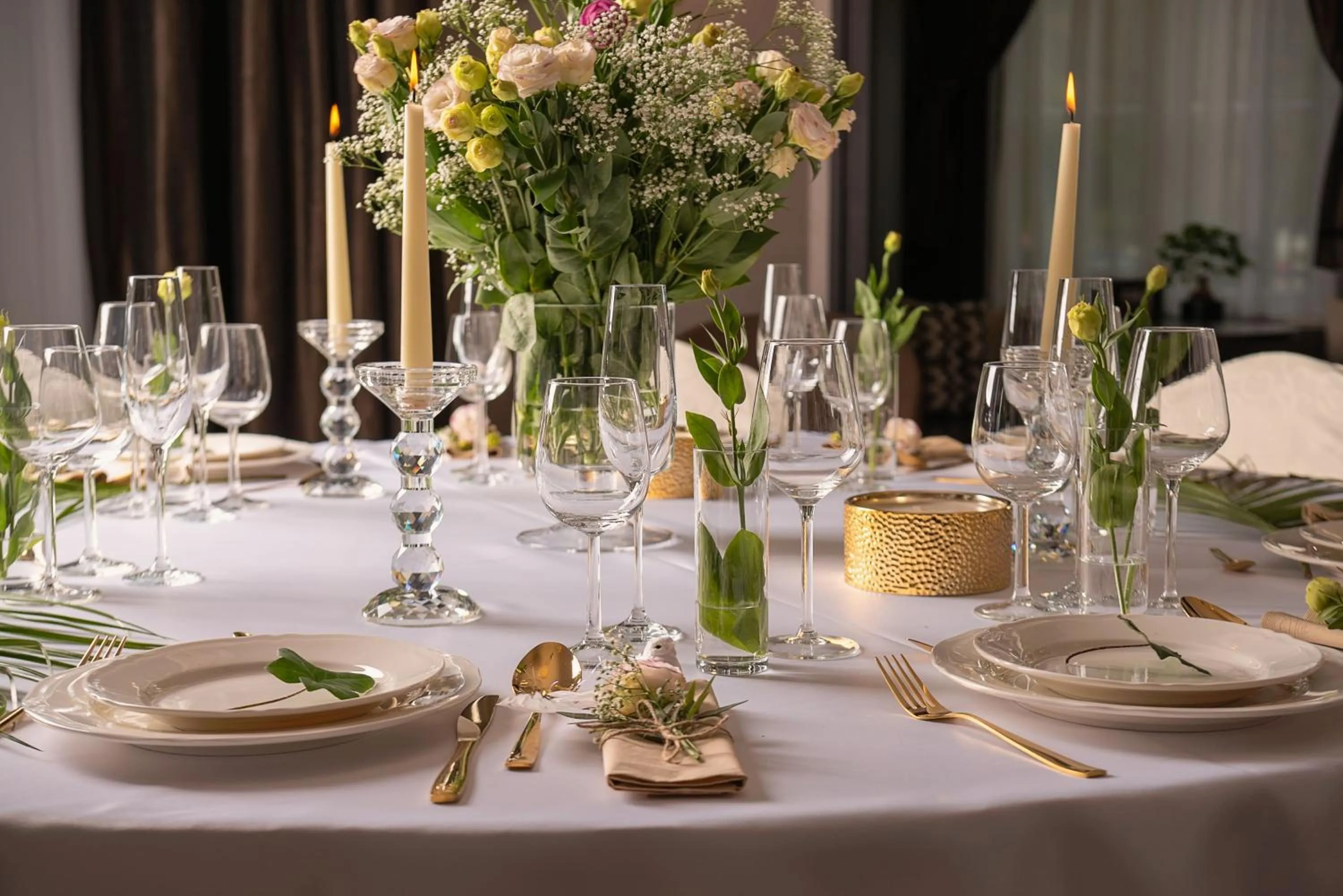 Restaurant/places to eat in Red Baron Hotel & Restaurant