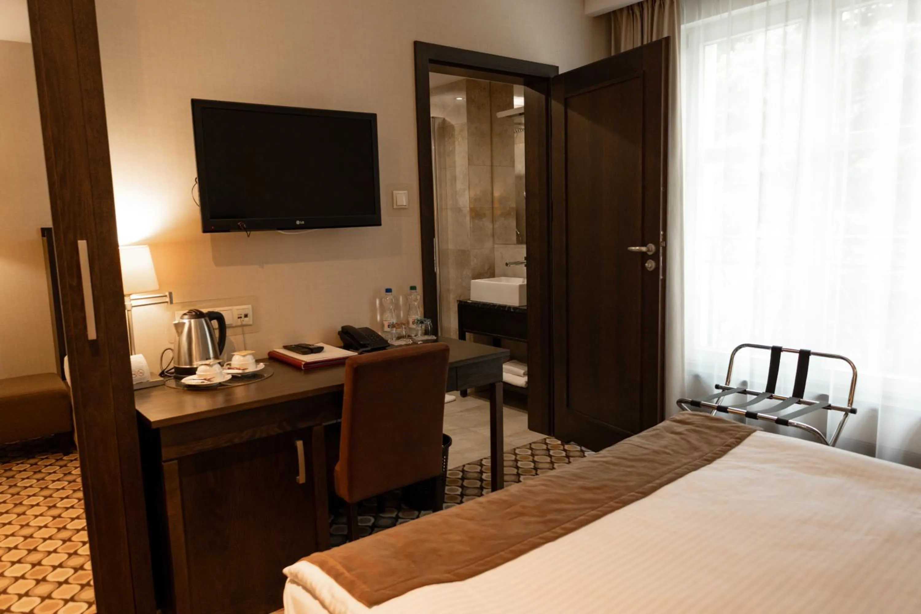 Bed in Red Baron Hotel & Restaurant