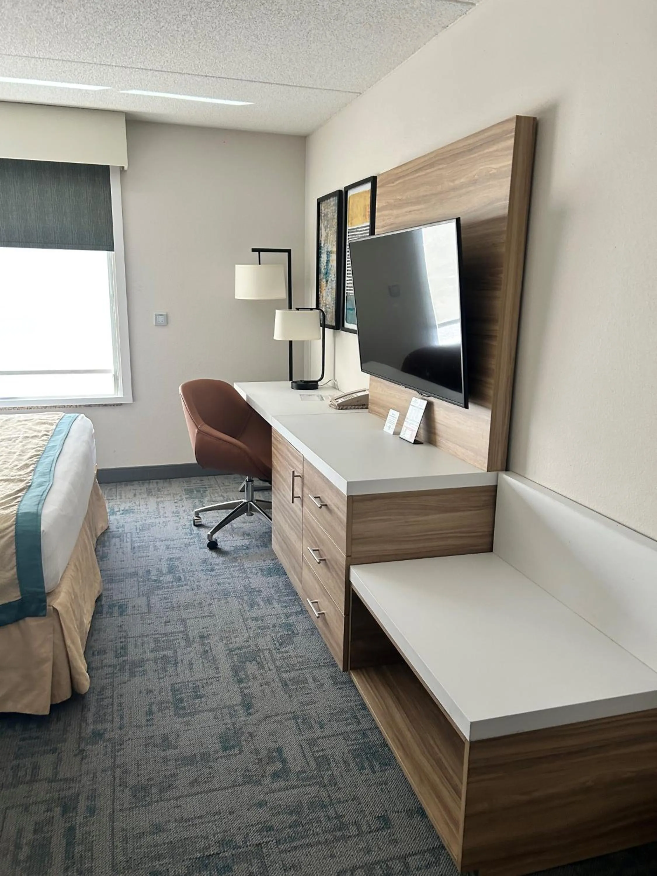 Bedroom, Bed in Wingate by Wyndham Richmond Short Pump