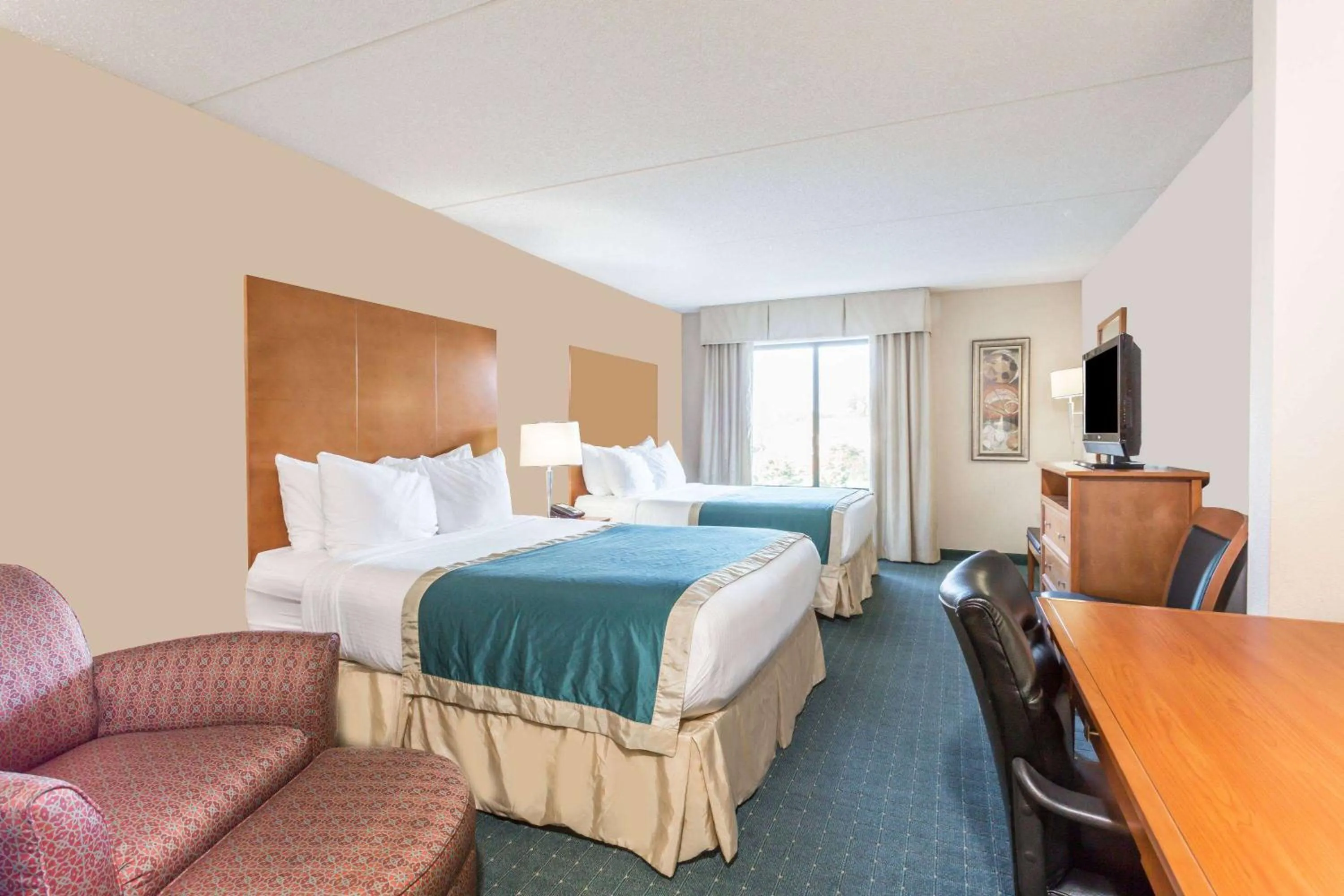 Photo of the whole room, Bed in Wingate by Wyndham Richmond Short Pump