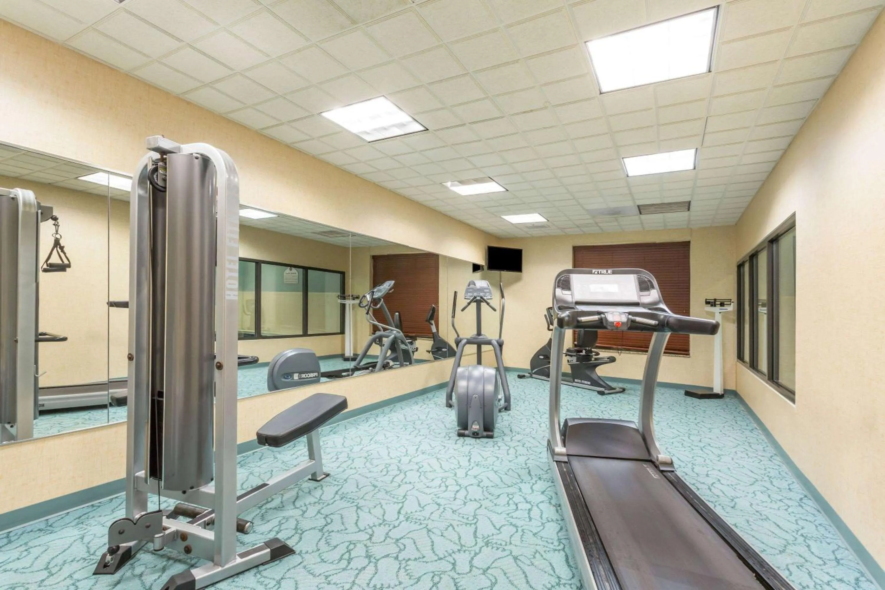 Fitness centre/facilities in Wingate by Wyndham Richmond Short Pump