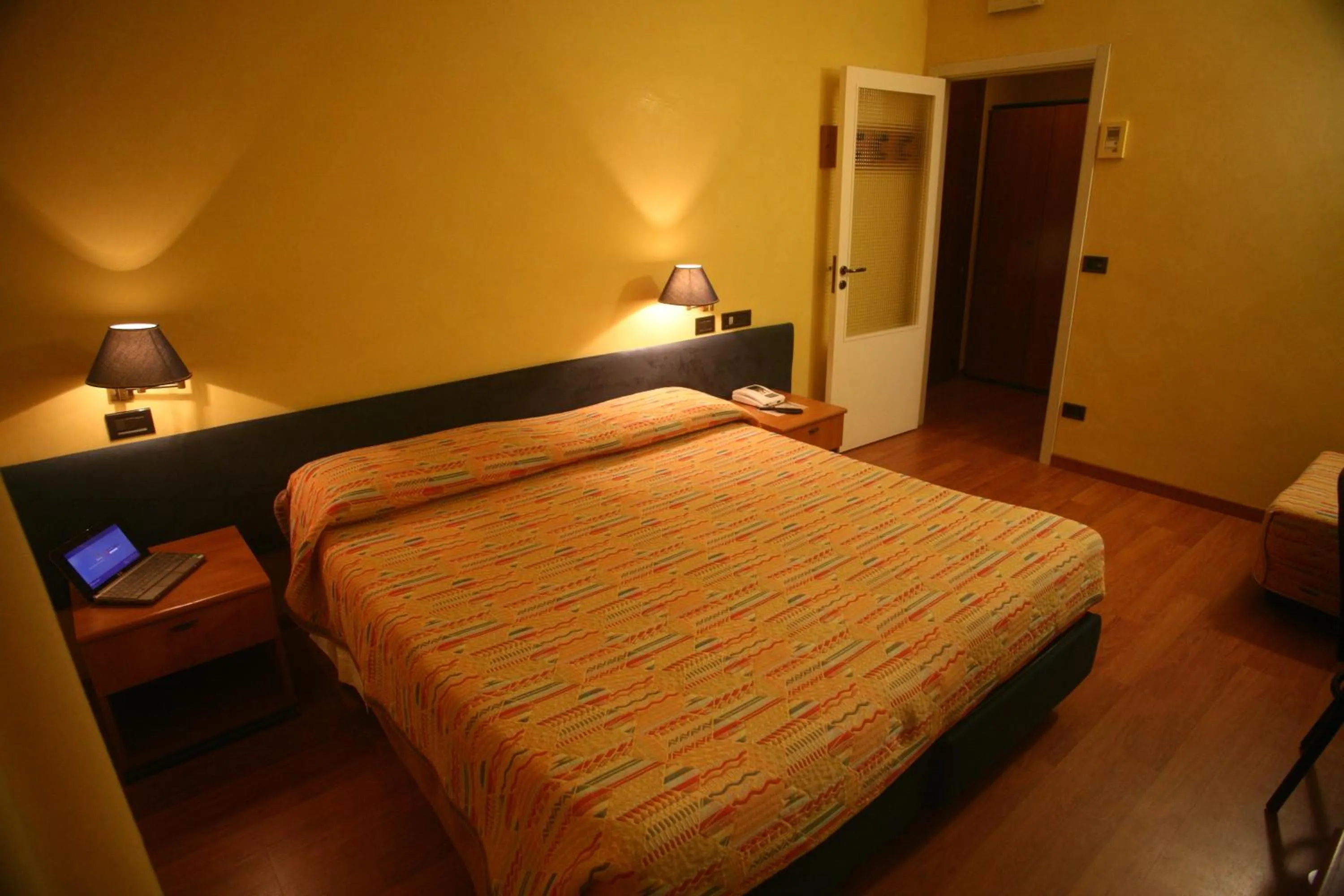 Bedroom, Bed in Hotel Victoria