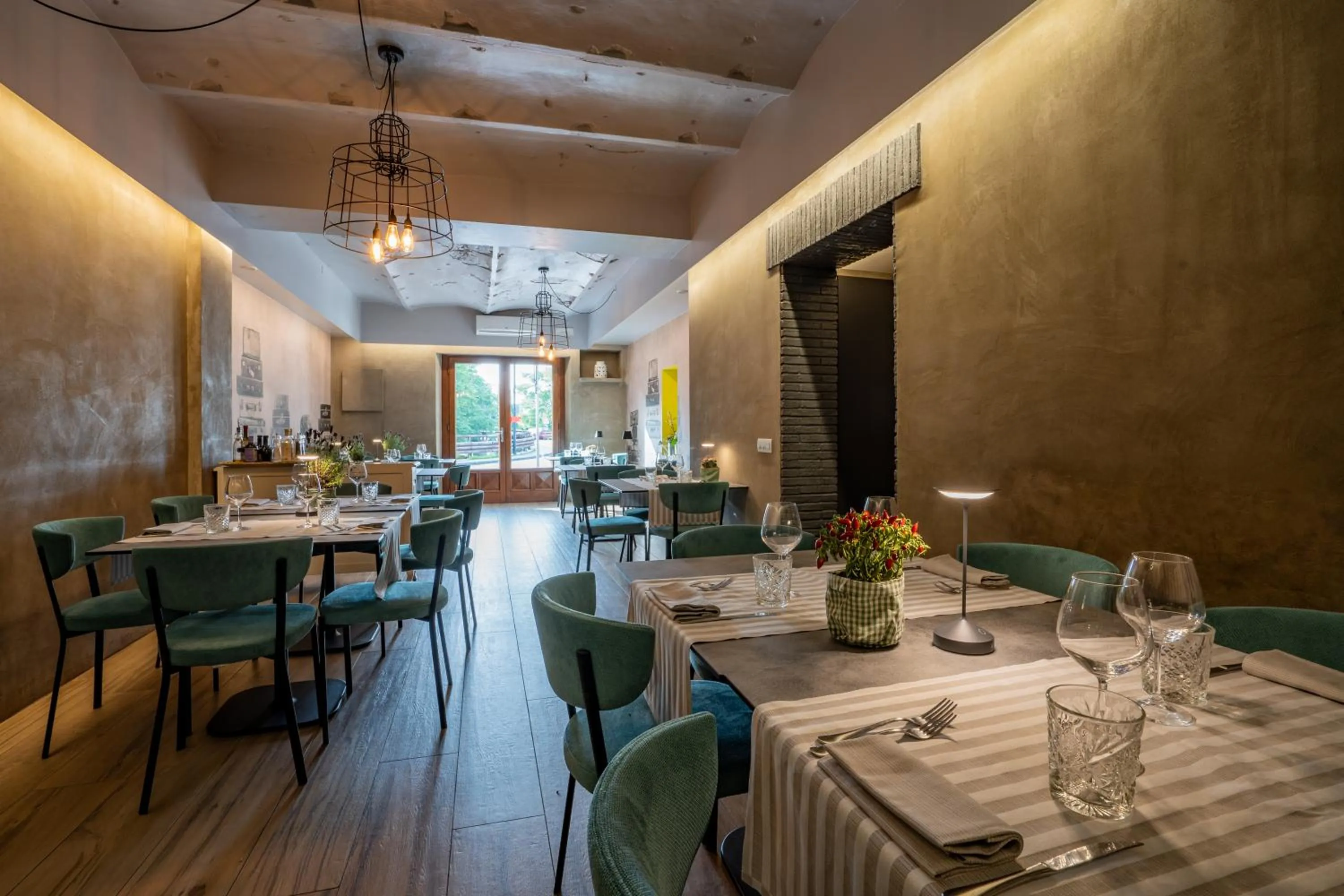 Restaurant/places to eat in Elide Design Hotel