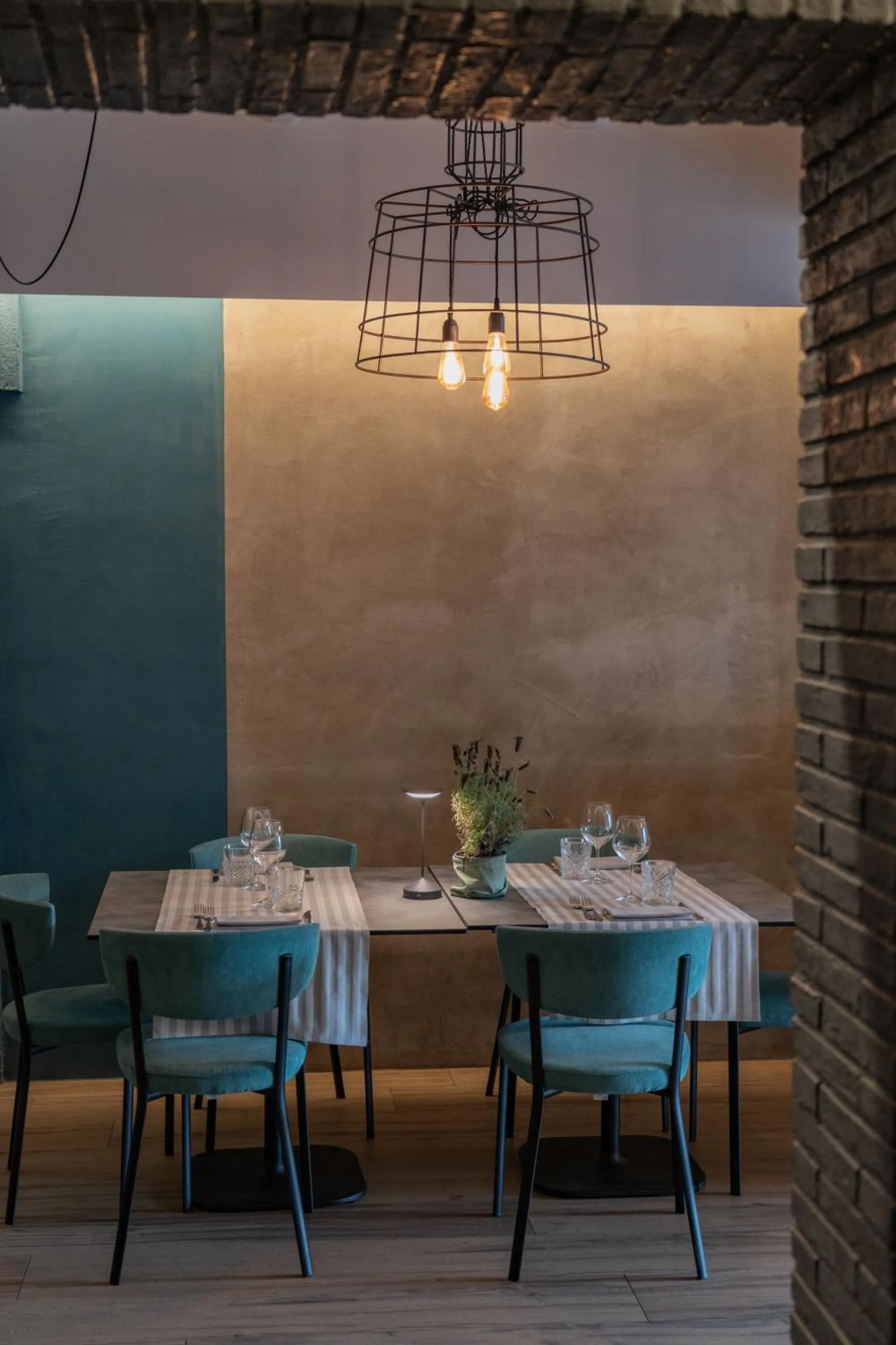 Restaurant/places to eat in Elide Design Hotel