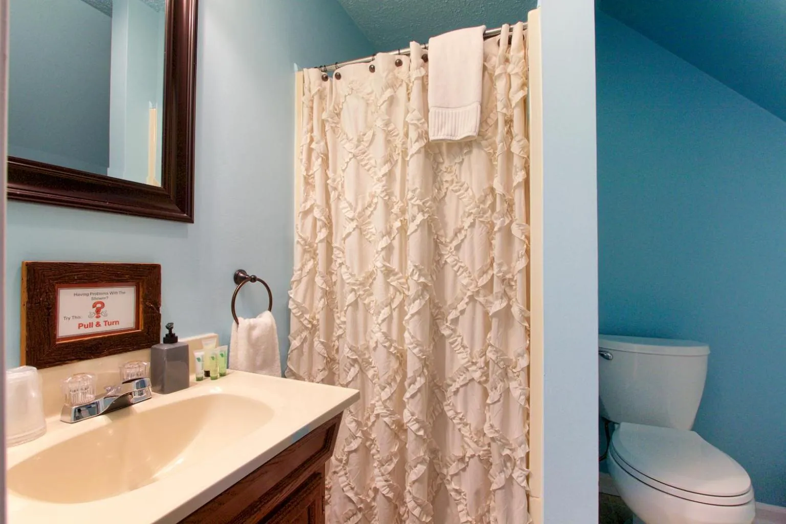 Bathroom in Blacksburg Bed & Breakfast