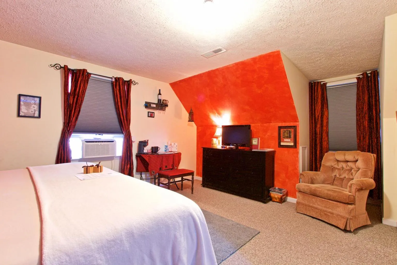 Bed in Blacksburg Bed & Breakfast