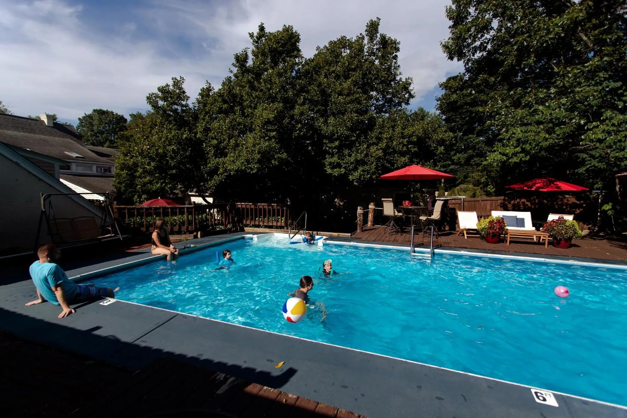 Swimming pool in Blacksburg Bed & Breakfast