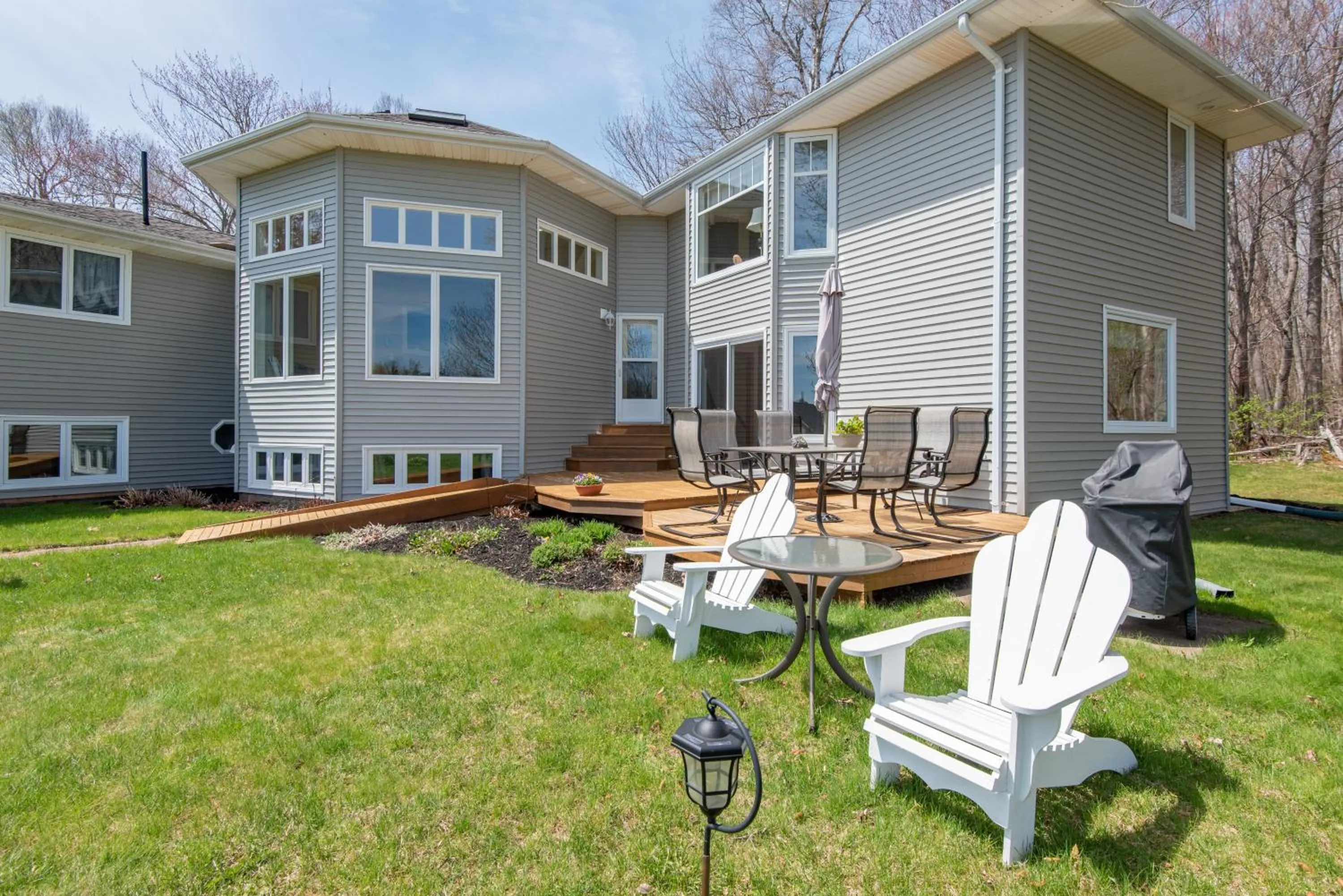 Property building in Chez Nous