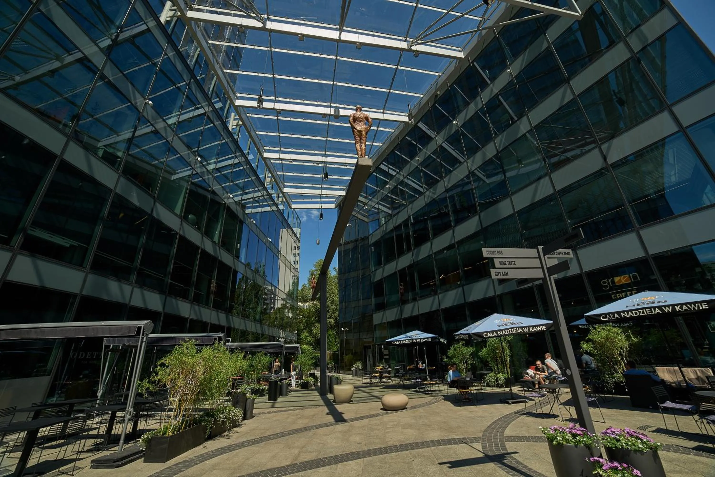 Neighbourhood in Good Time Apartments Warsaw - Świętokrzyska