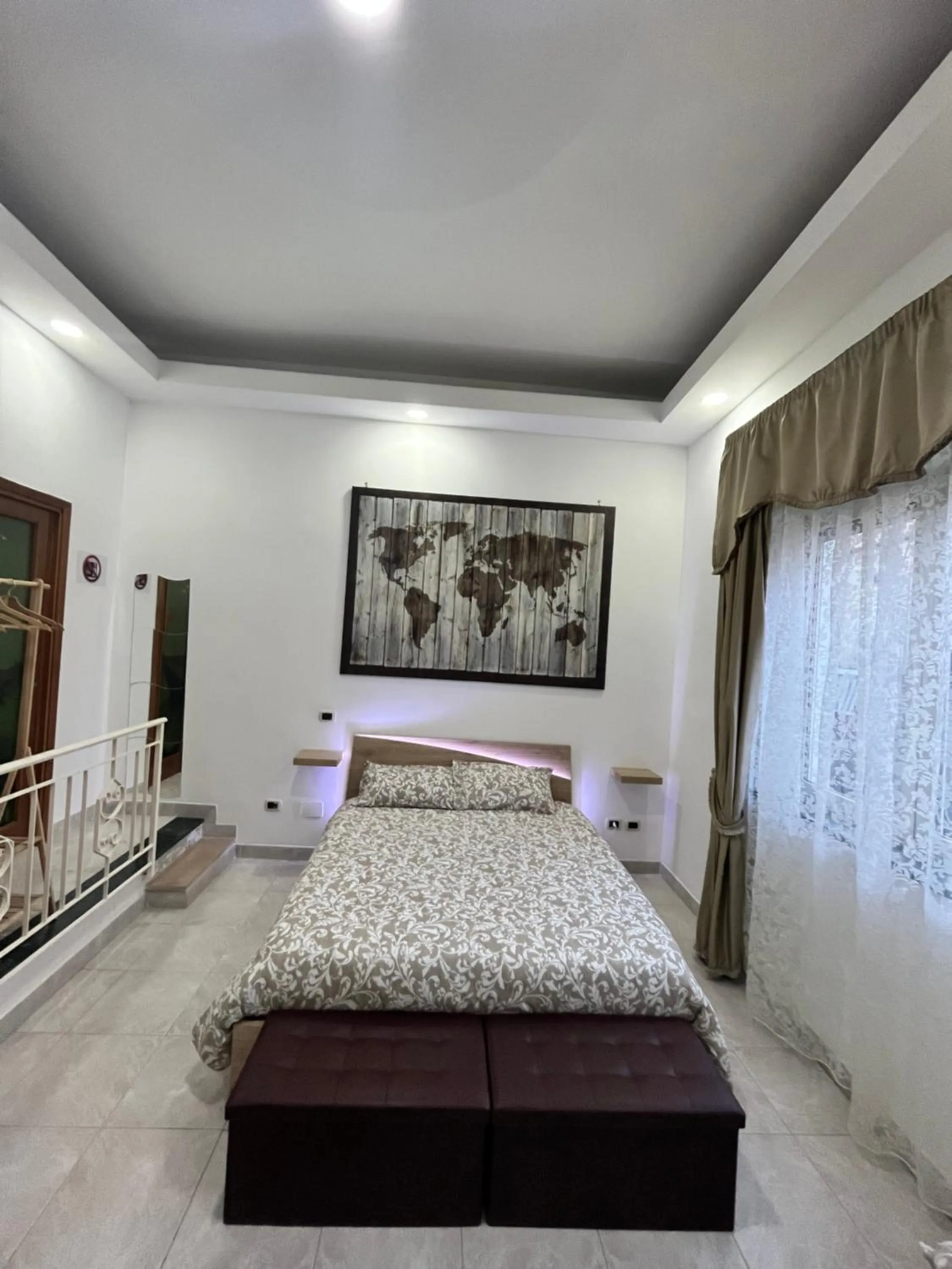 Bedroom, Bed in Regy