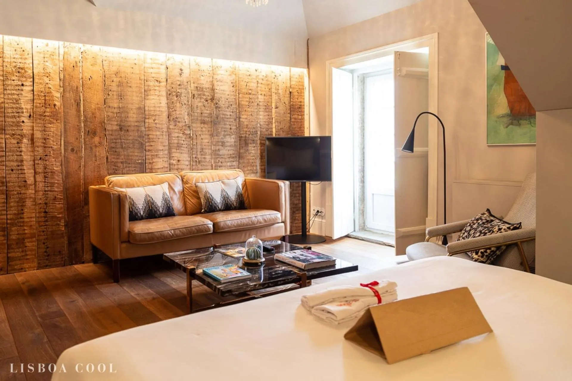 Living room, Bed in Dare Lisbon House