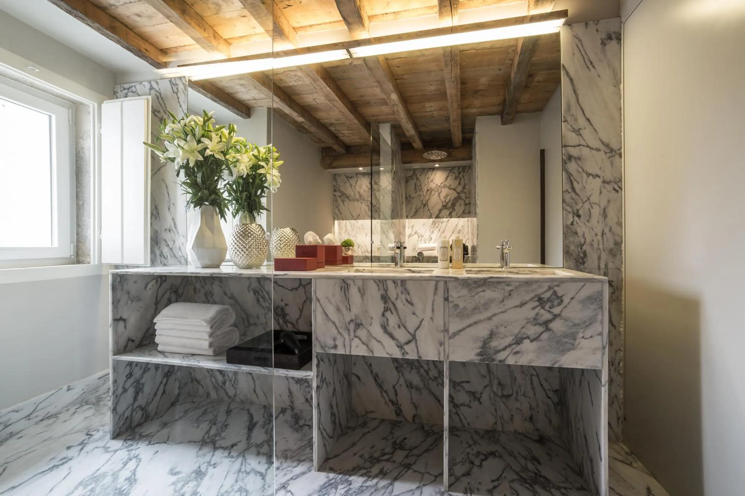 Bathroom in Dare Lisbon House