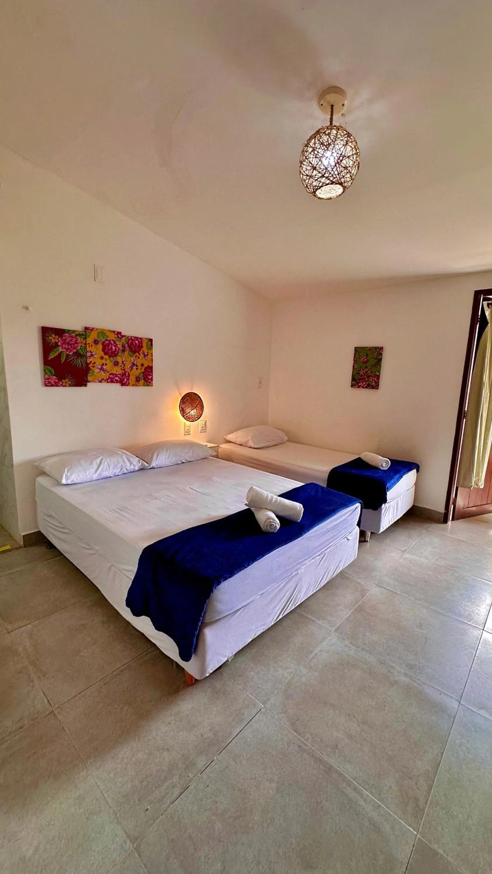 Photo of the whole room, Bed in Paranambuca Pousada