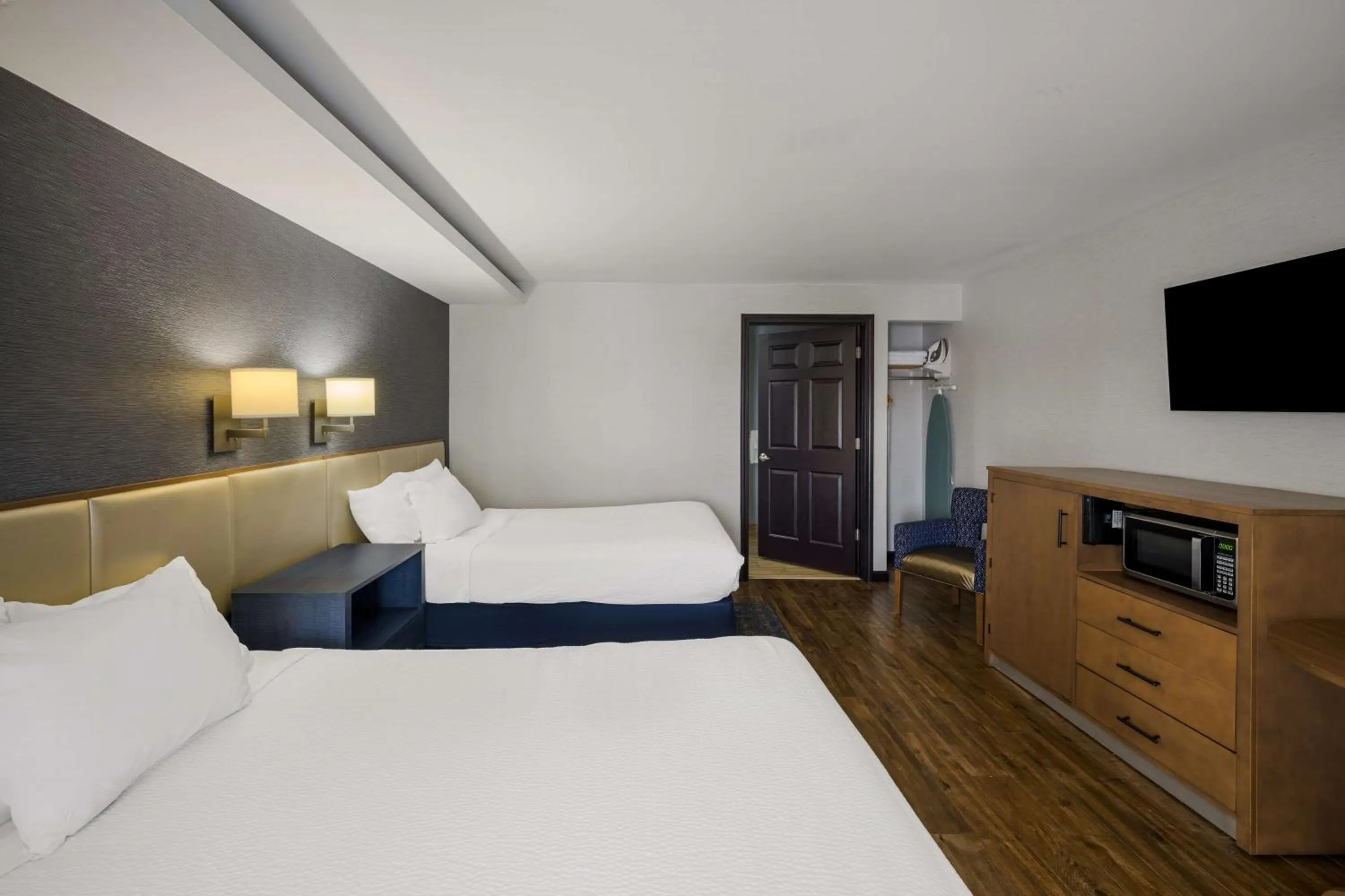 Bedroom, Bed in Best Western - Freeport Inn