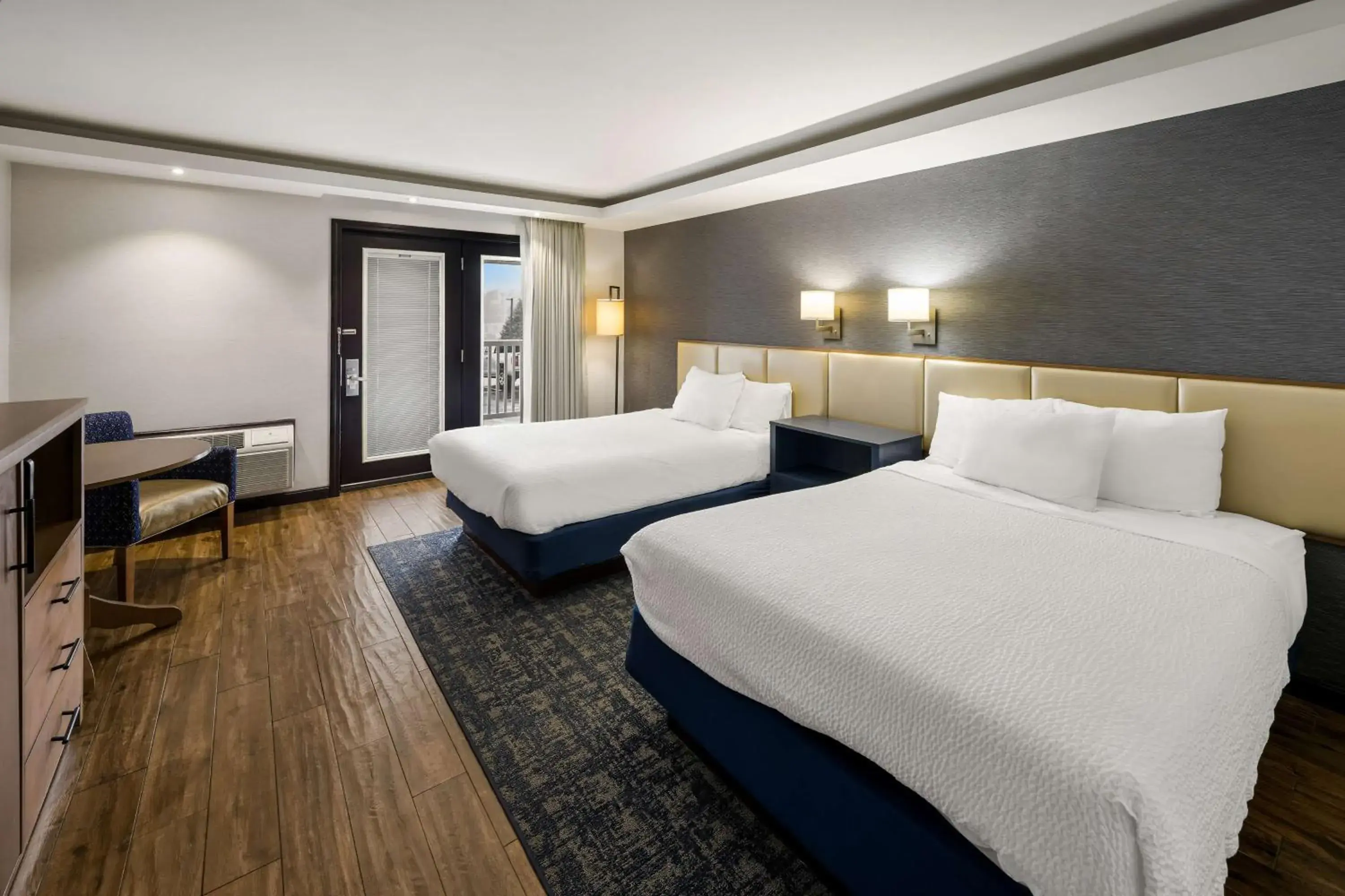 Queen Room with Two Queen Beds and Scenic View in Best Western - Freeport Inn Queen Room with Two Queen Beds and Scenic View in Best Western - Freeport Inn