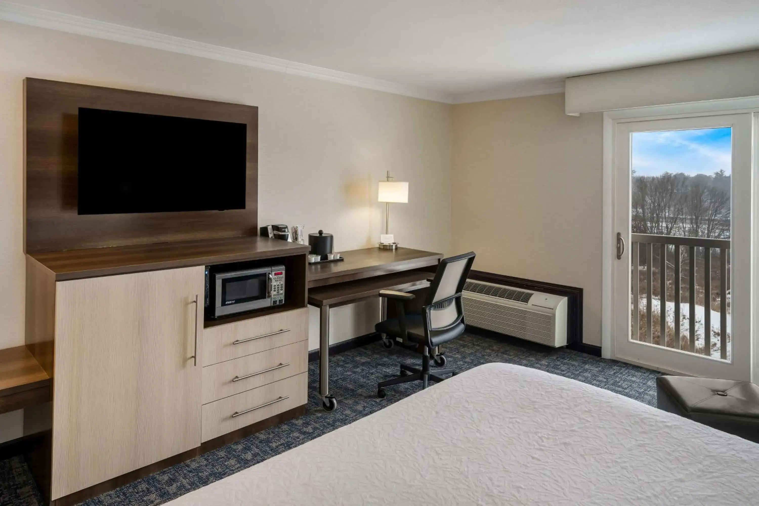 King Room with Hot Tub and Scenic View in Best Western - Freeport Inn King Room with Hot Tub and Scenic View in Best Western - Freeport Inn