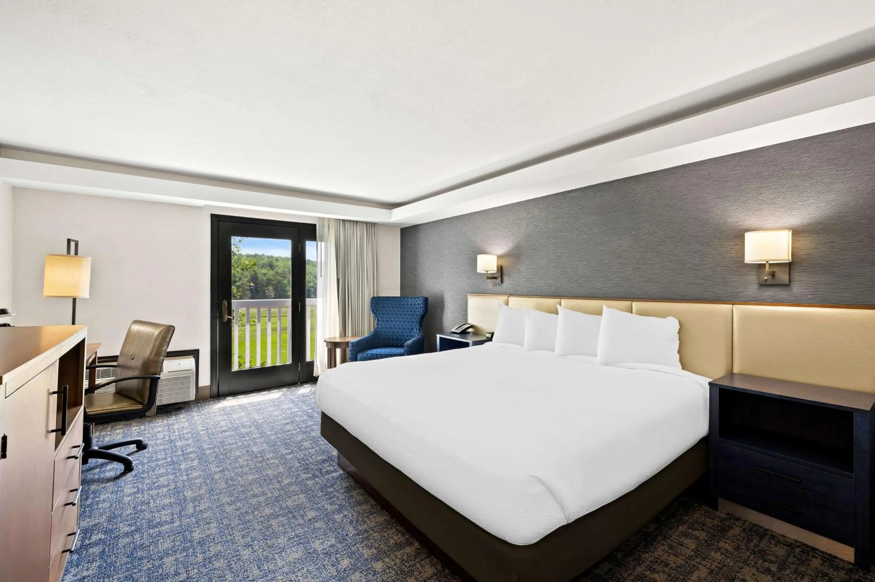 Bedroom, Bed in Best Western - Freeport Inn