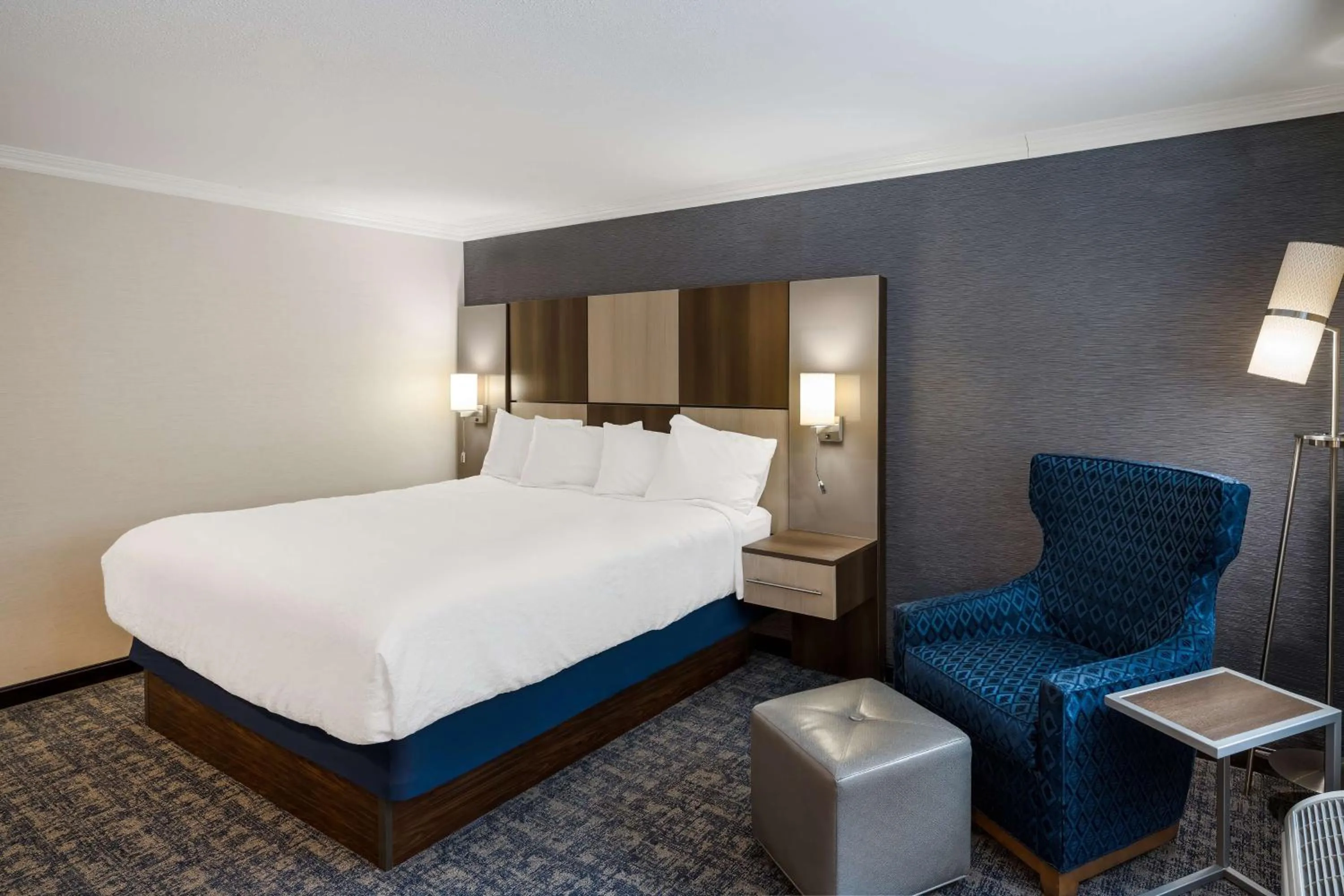 Bedroom, Bed in Best Western - Freeport Inn